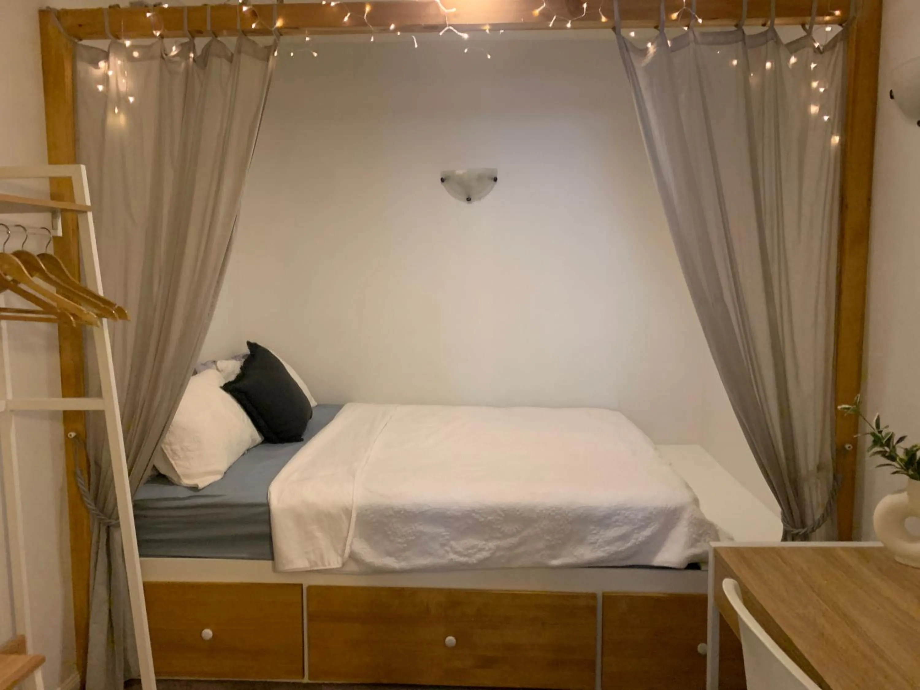 Bedroom, Bed in The Lakes Resort Cairns