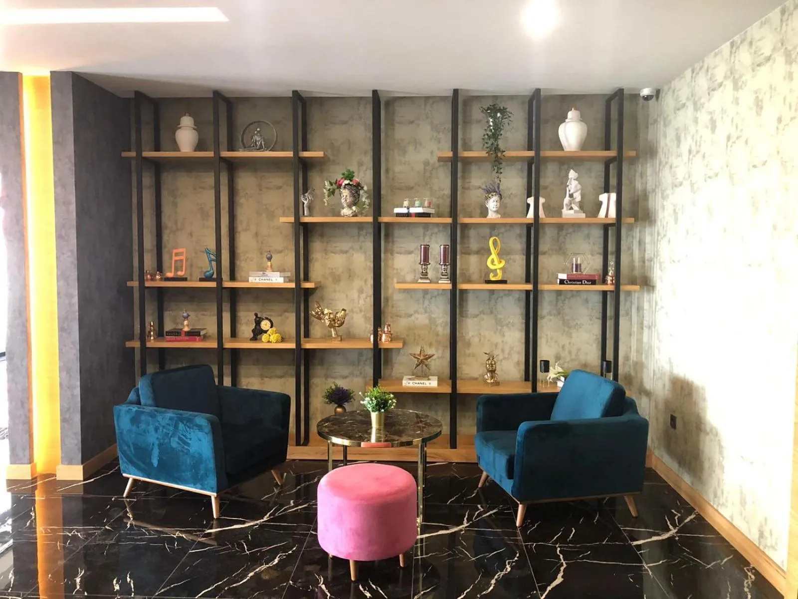 Lobby or reception in 61 Park Hotel