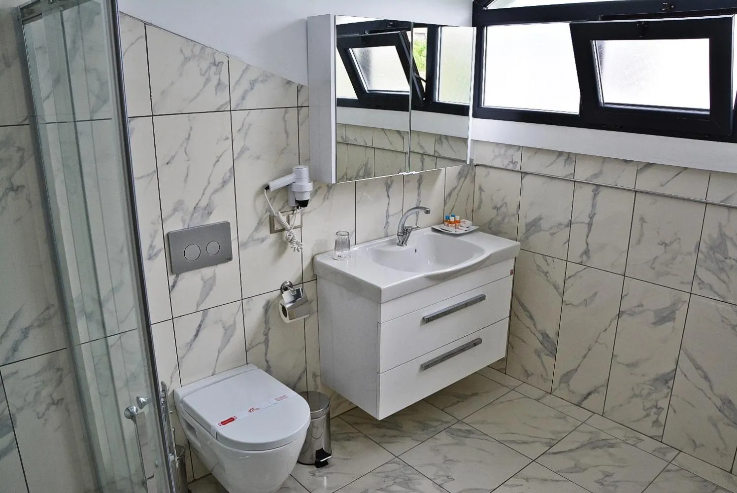 Shower in 61 Park Hotel