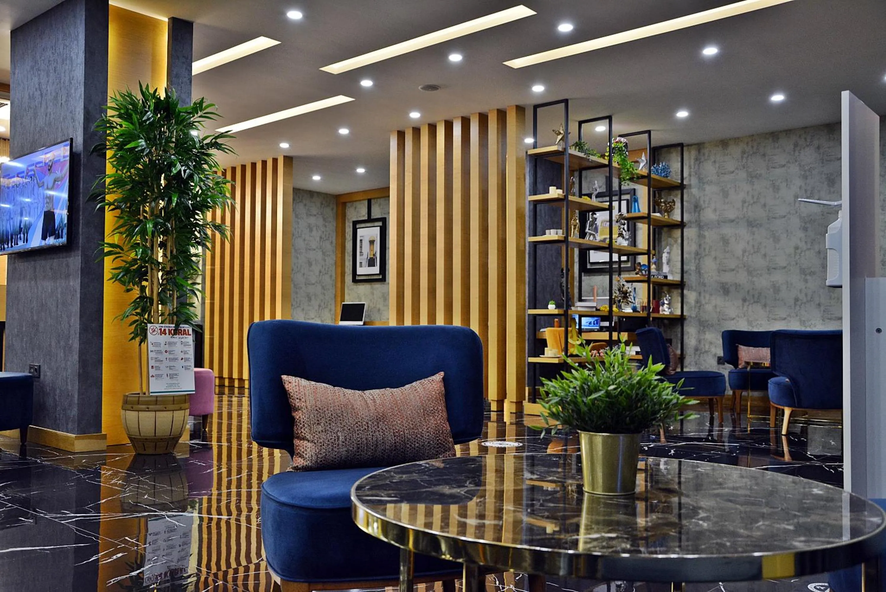 Lobby or reception in 61 Park Hotel