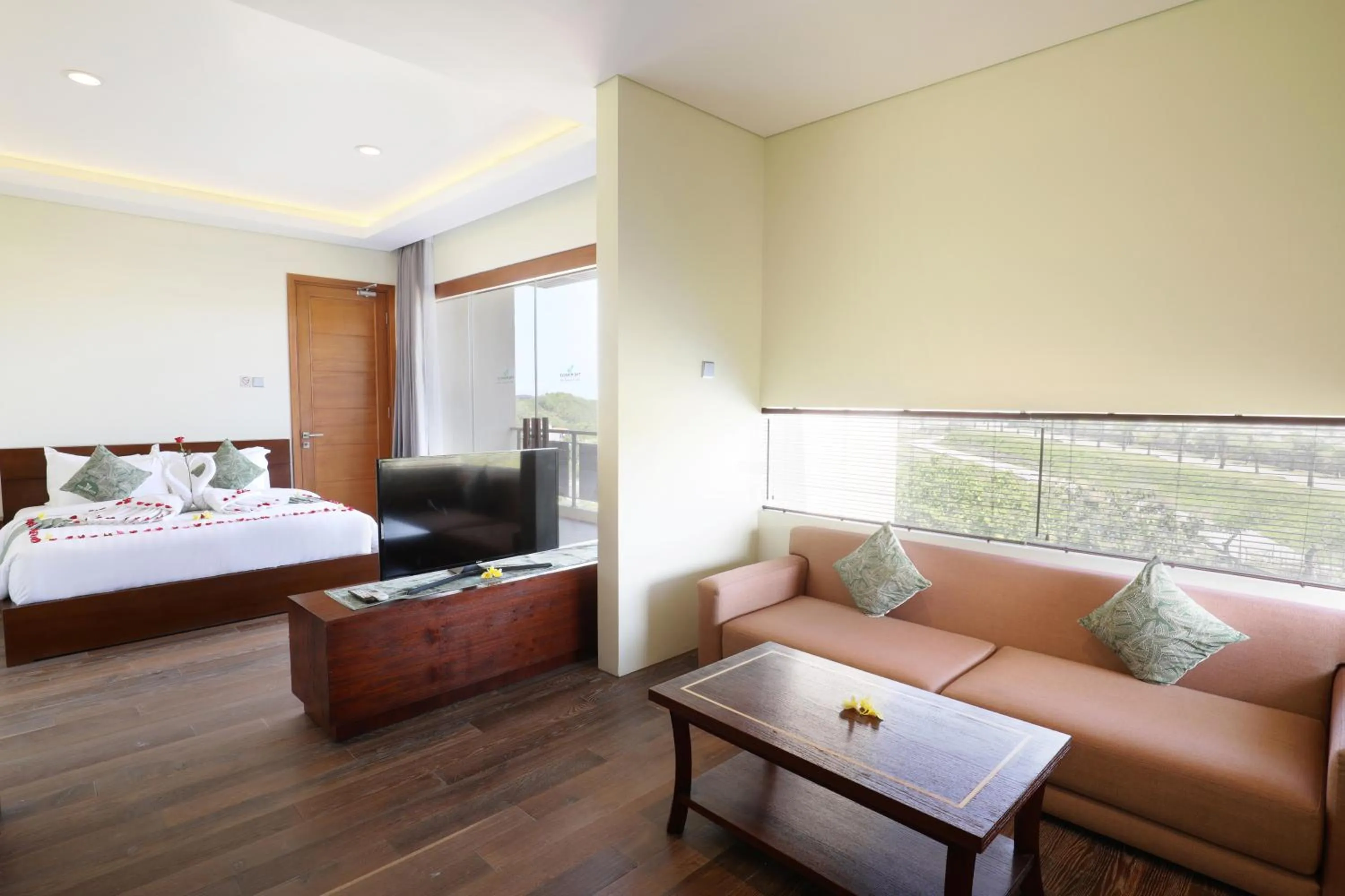 Bedroom, Bed in The Miracle Villa Nusa Dua