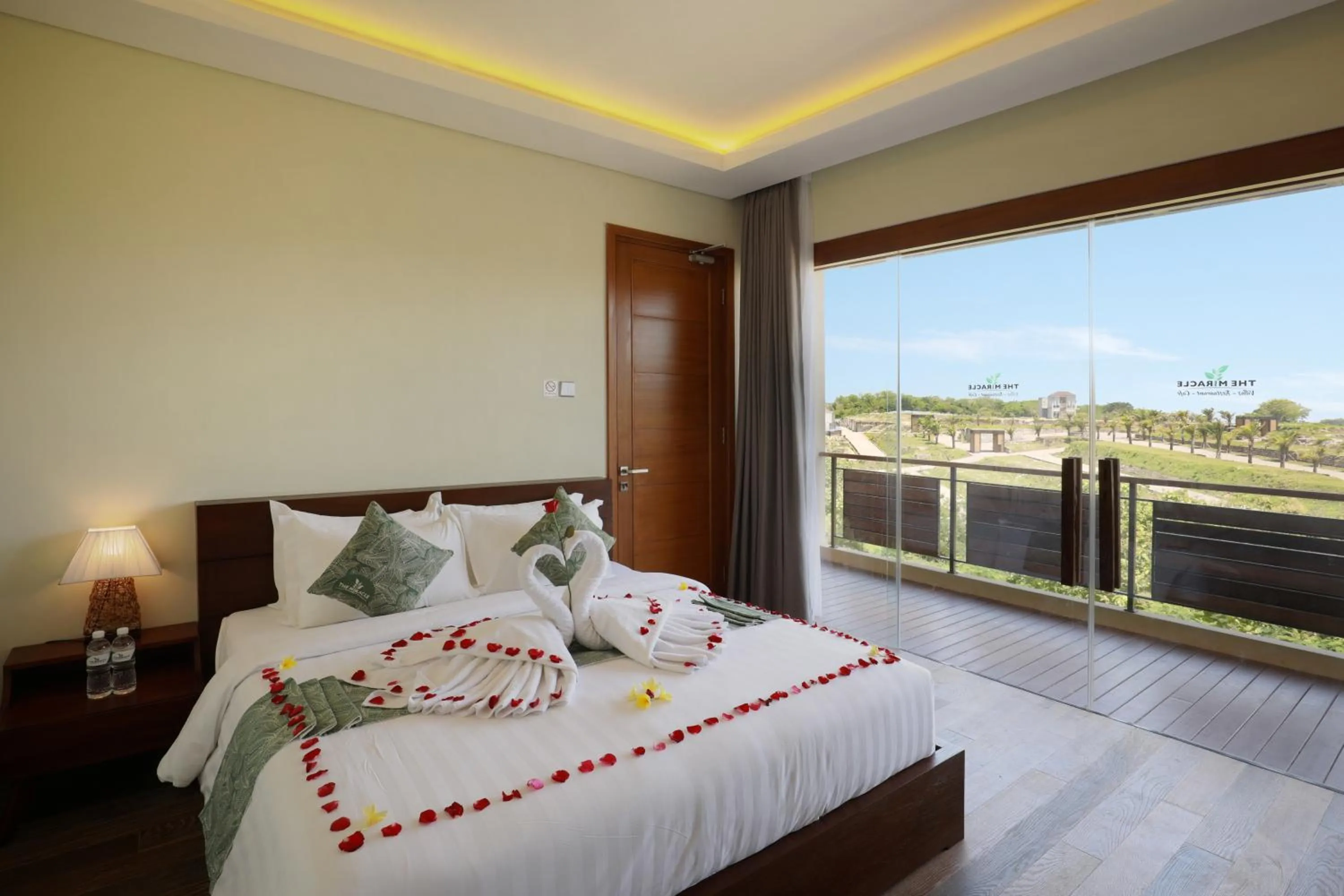 Bedroom, Bed in The Miracle Villa Nusa Dua