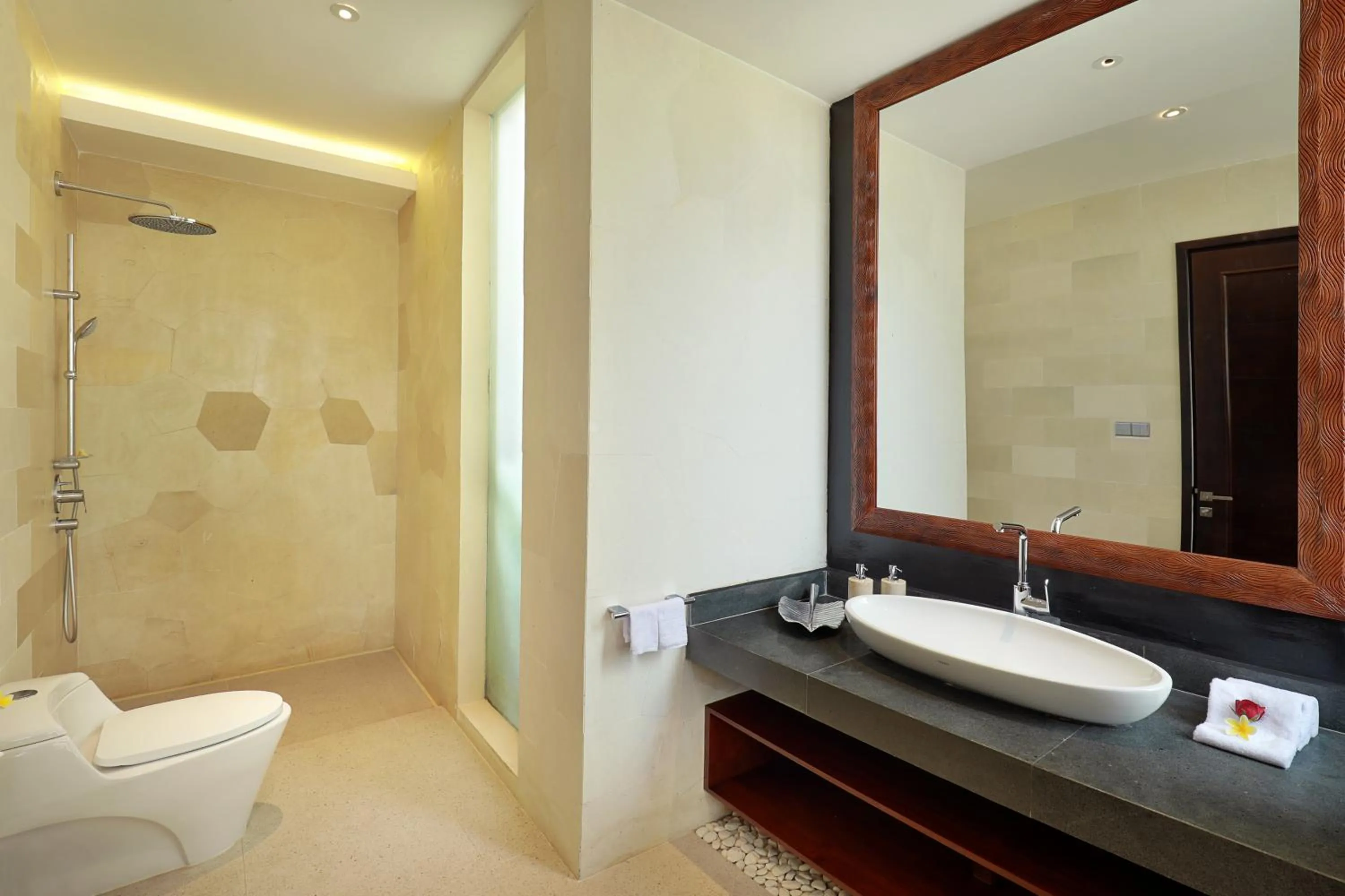 Bathroom in The Miracle Villa Nusa Dua