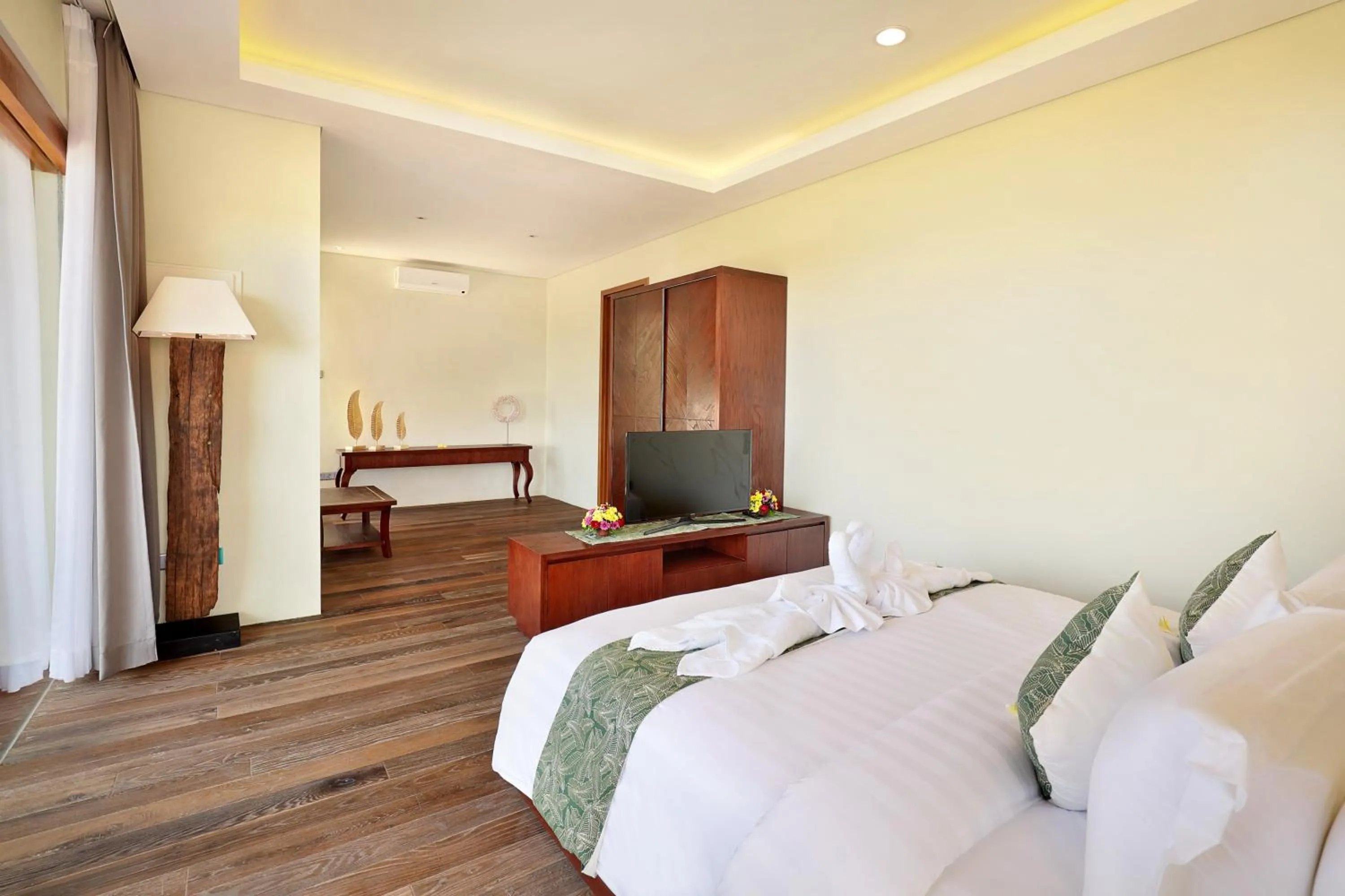 Photo of the whole room, Bed in The Miracle Villa Nusa Dua