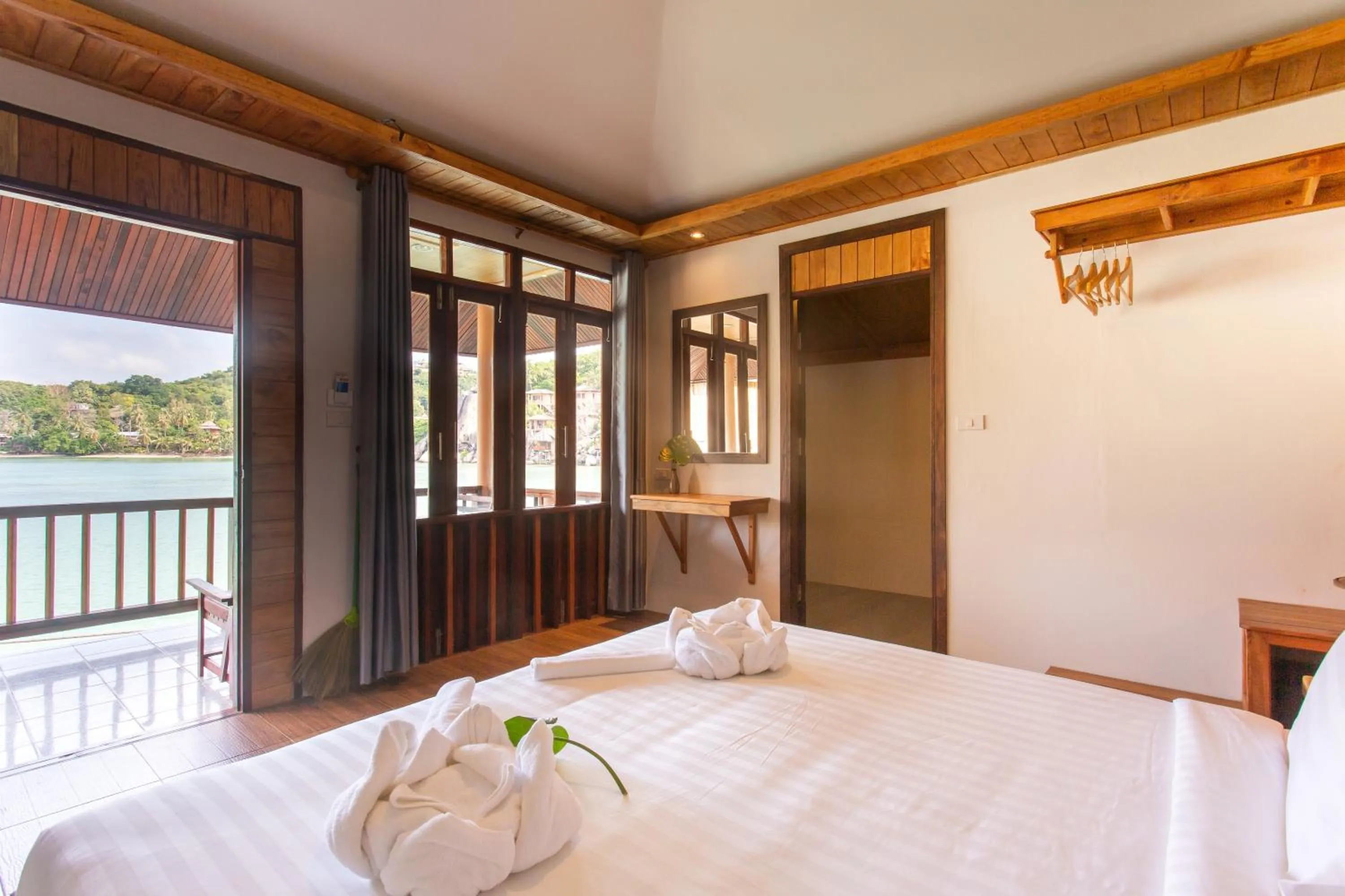 Bedroom, Bed in Koh Tao Relax Freedom Beach Resort