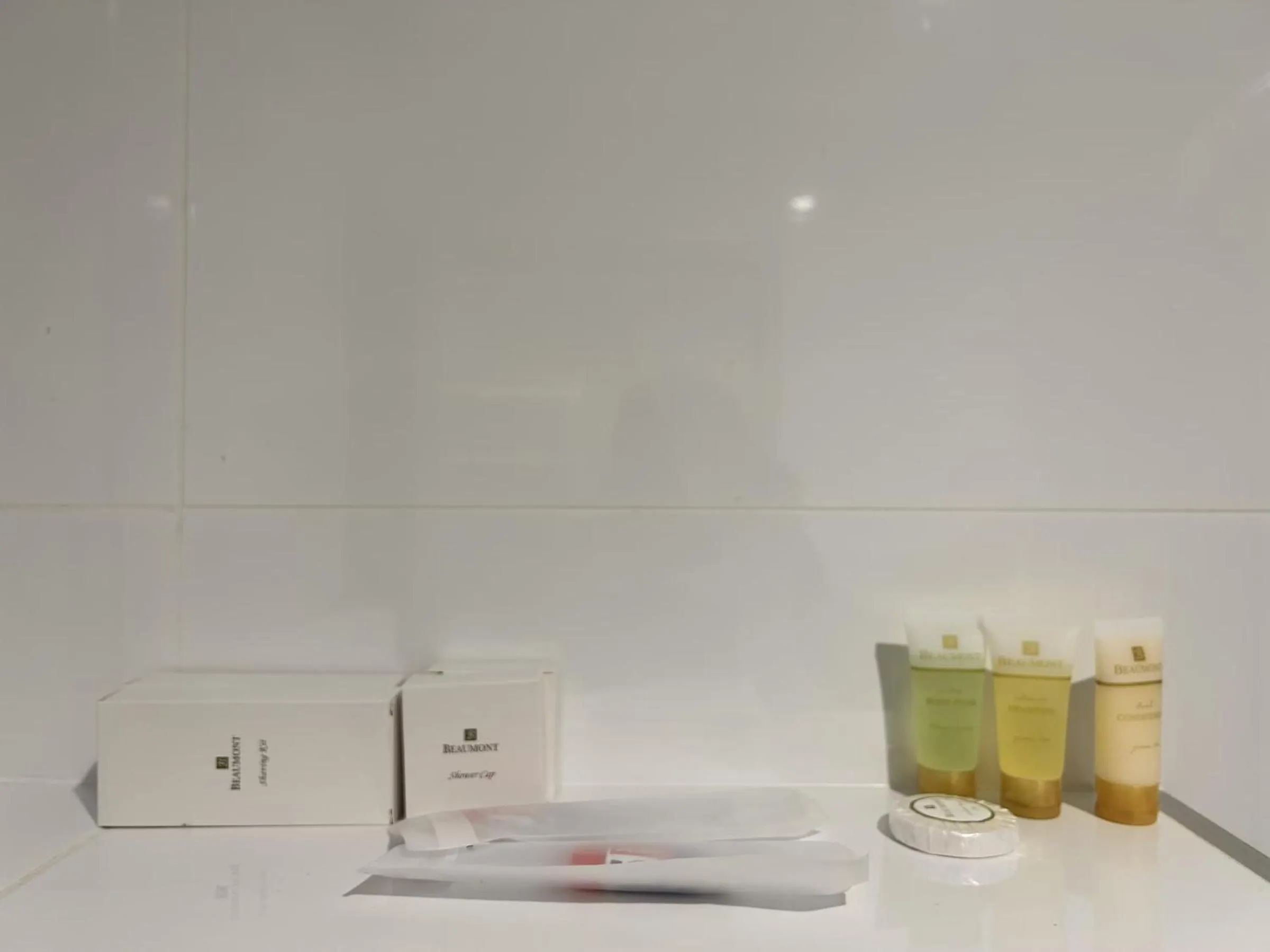 Bathroom in Marco Polo Motor Inn Sydney Hotel