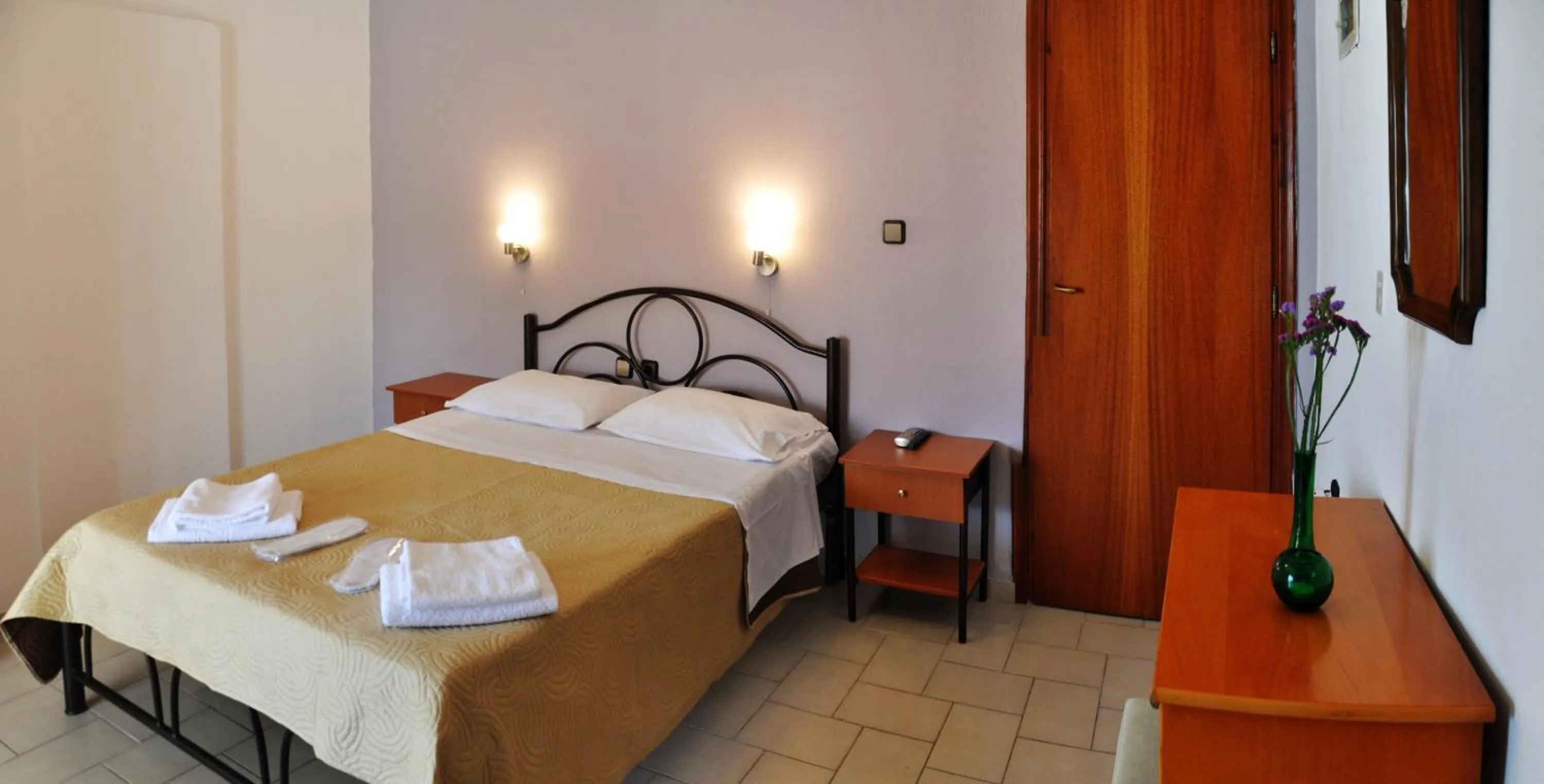 Bedroom in Kokkos Brothers