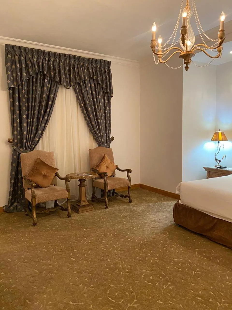 Bed in Al Gosaibi Hotel - Villa