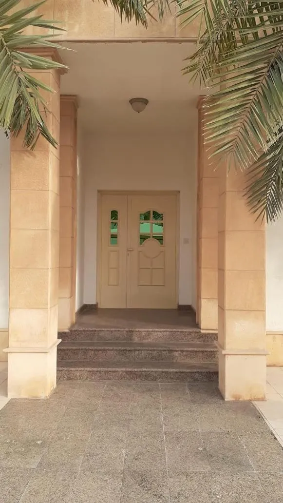 Facade/entrance in Al Gosaibi Hotel - Villa