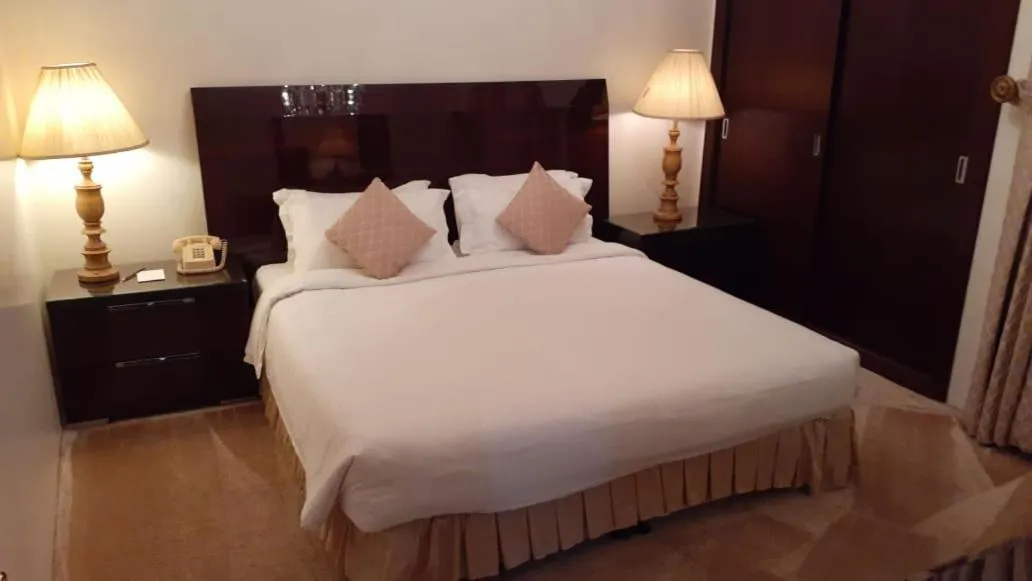 Bed in Al Gosaibi Hotel - Villa