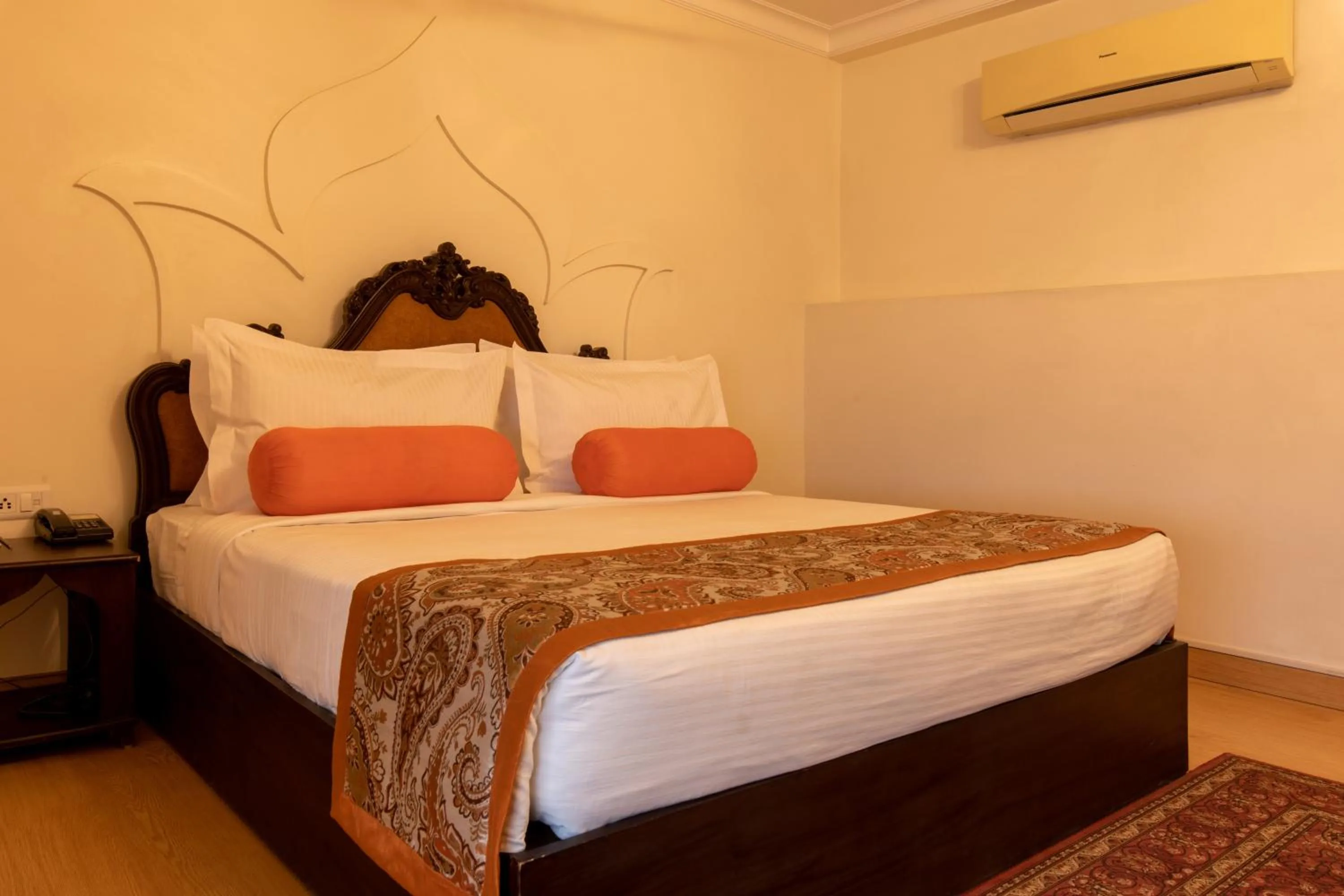 Bed in Amritara Suryauday Haveli