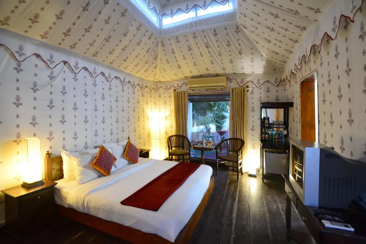 Bed in Aaram Baagh Pushkar by Pachar Group