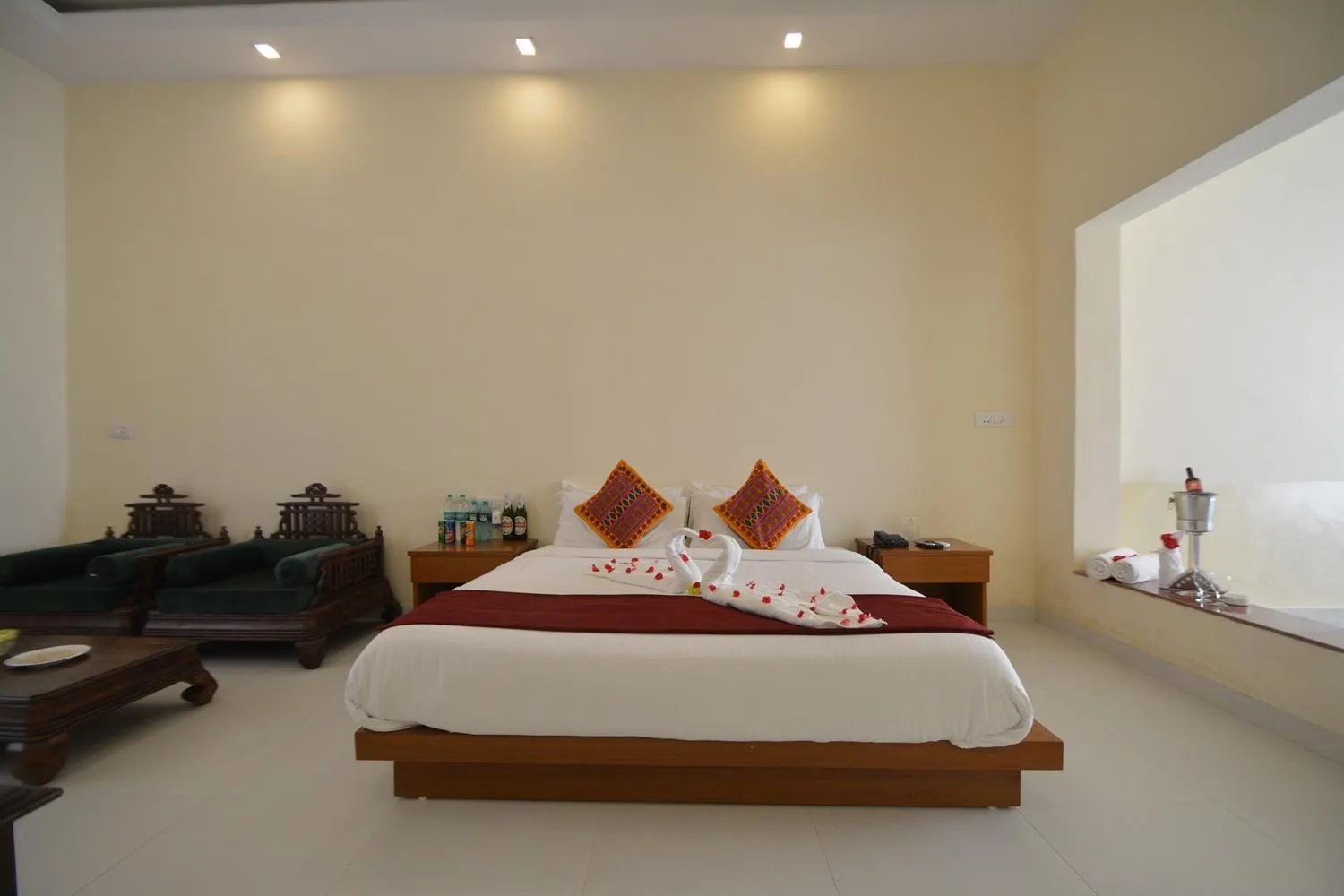 Bedroom, Bed in Aaram Baagh Pushkar by Pachar Group