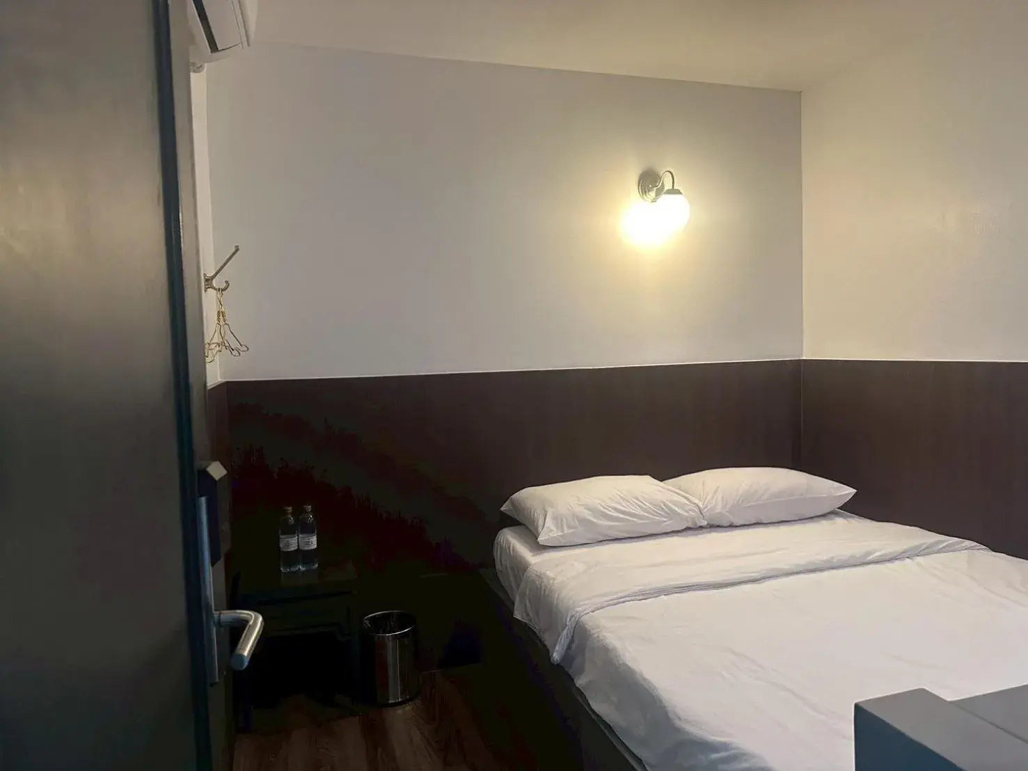 Double Room No Window in Four Sisters Homestay Double Room No Window in Four Sisters Homestay