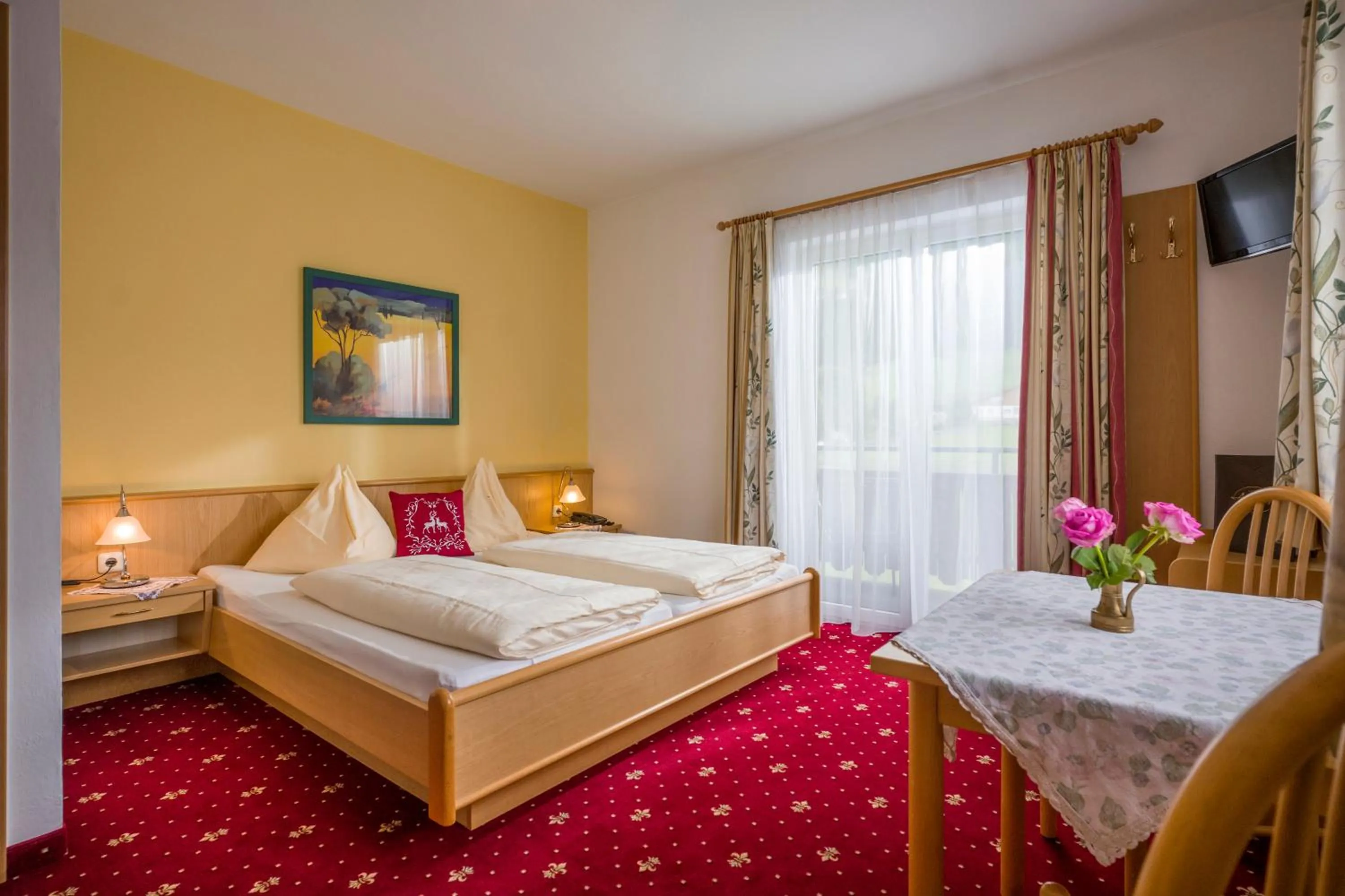 Bedroom, Bed in Hotel Alpenhof