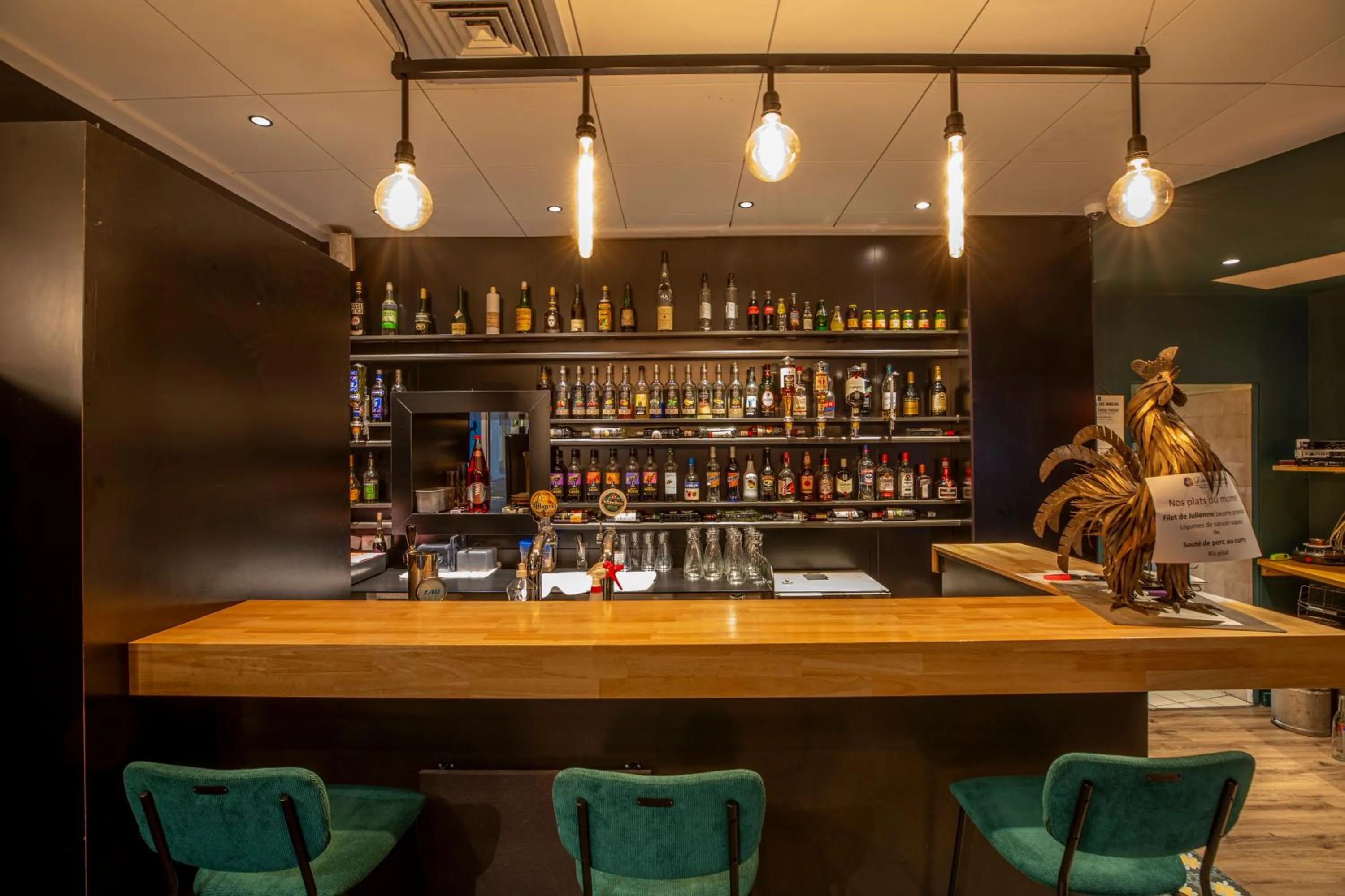 Restaurant/places to eat in Logis Hotel des Bourbons Montluçon Climatisé