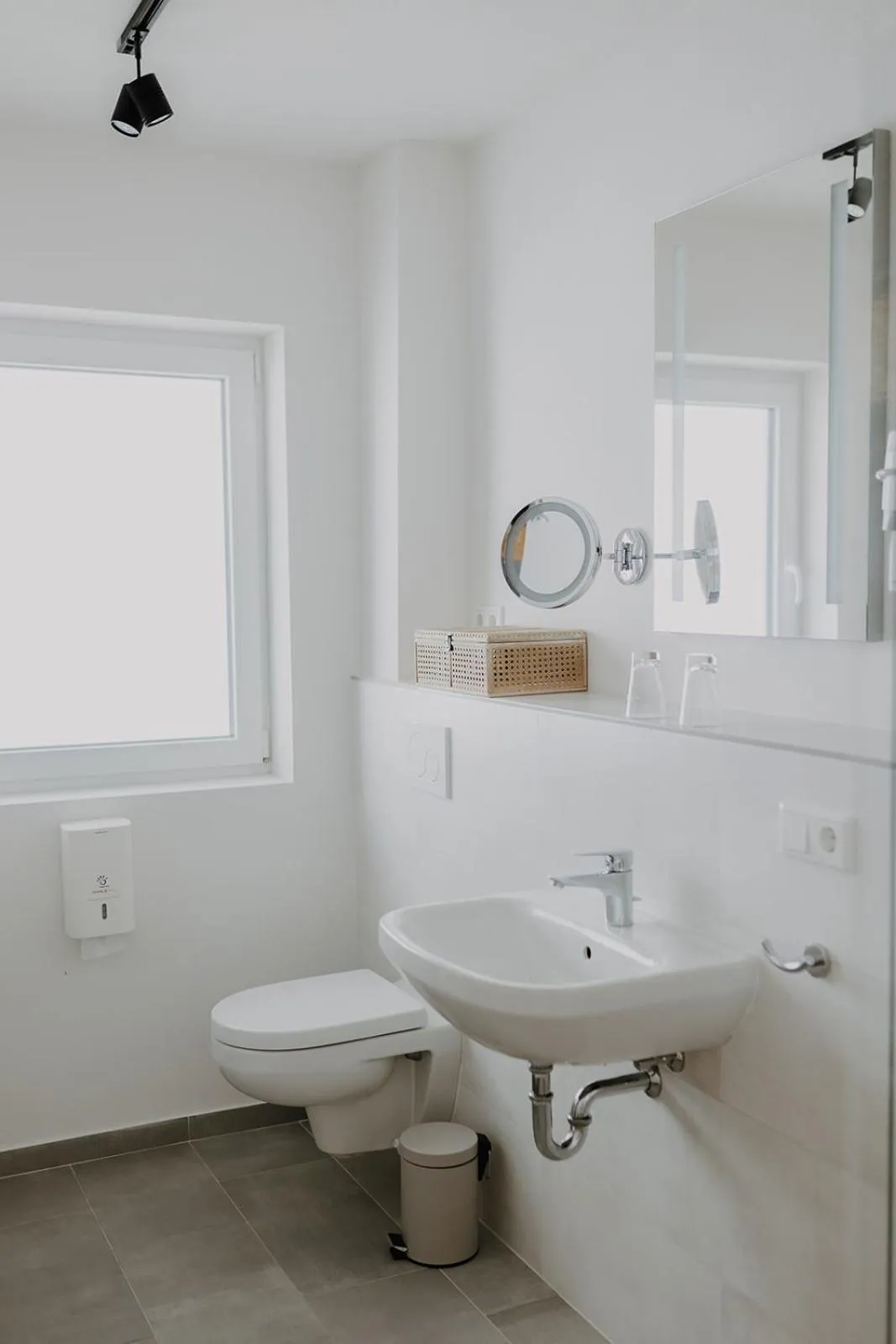 Toilet in Hotel zur Treene