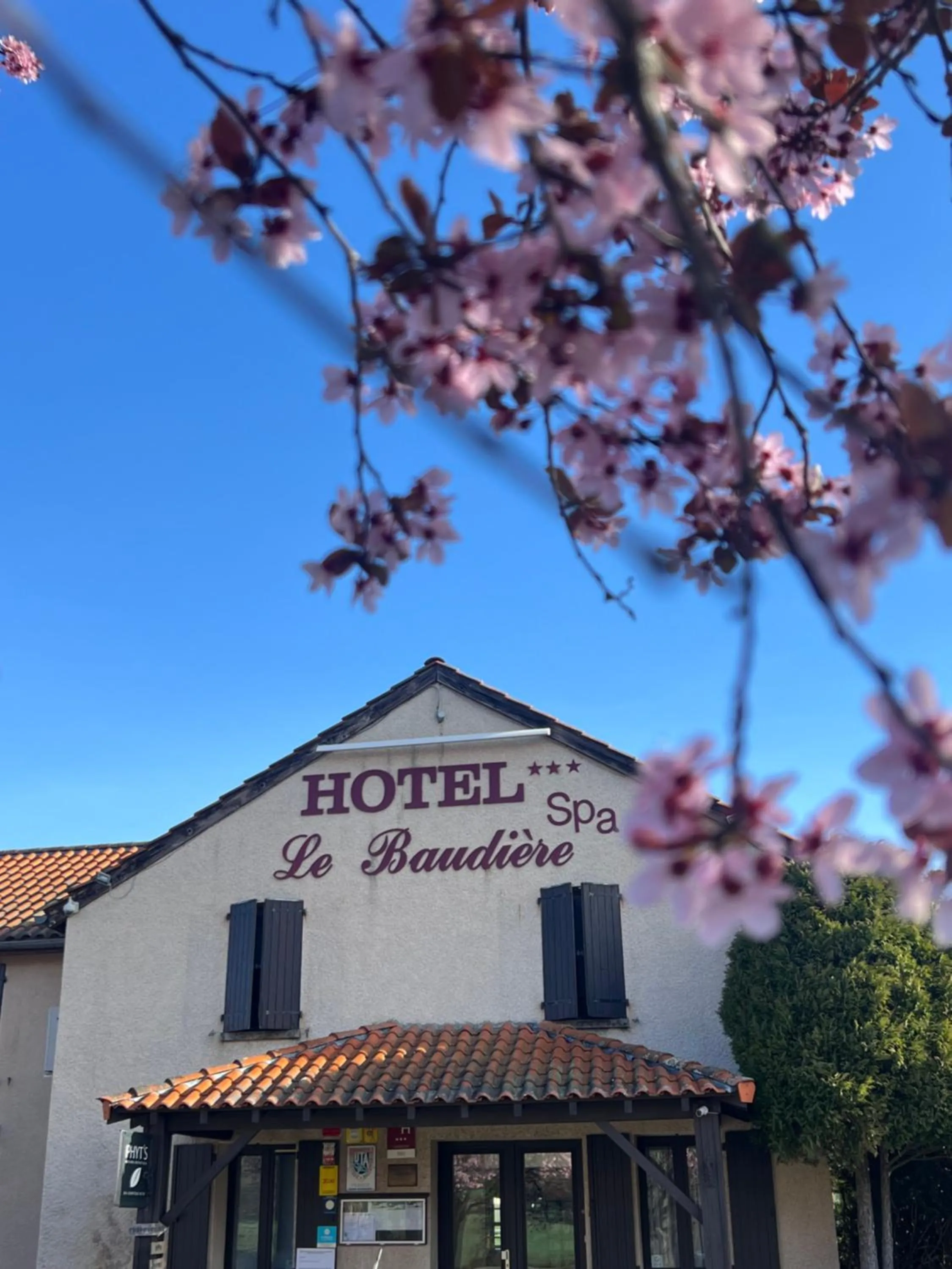 Property building in Maison Legate "Hôtel Le Baudiere & Spa"