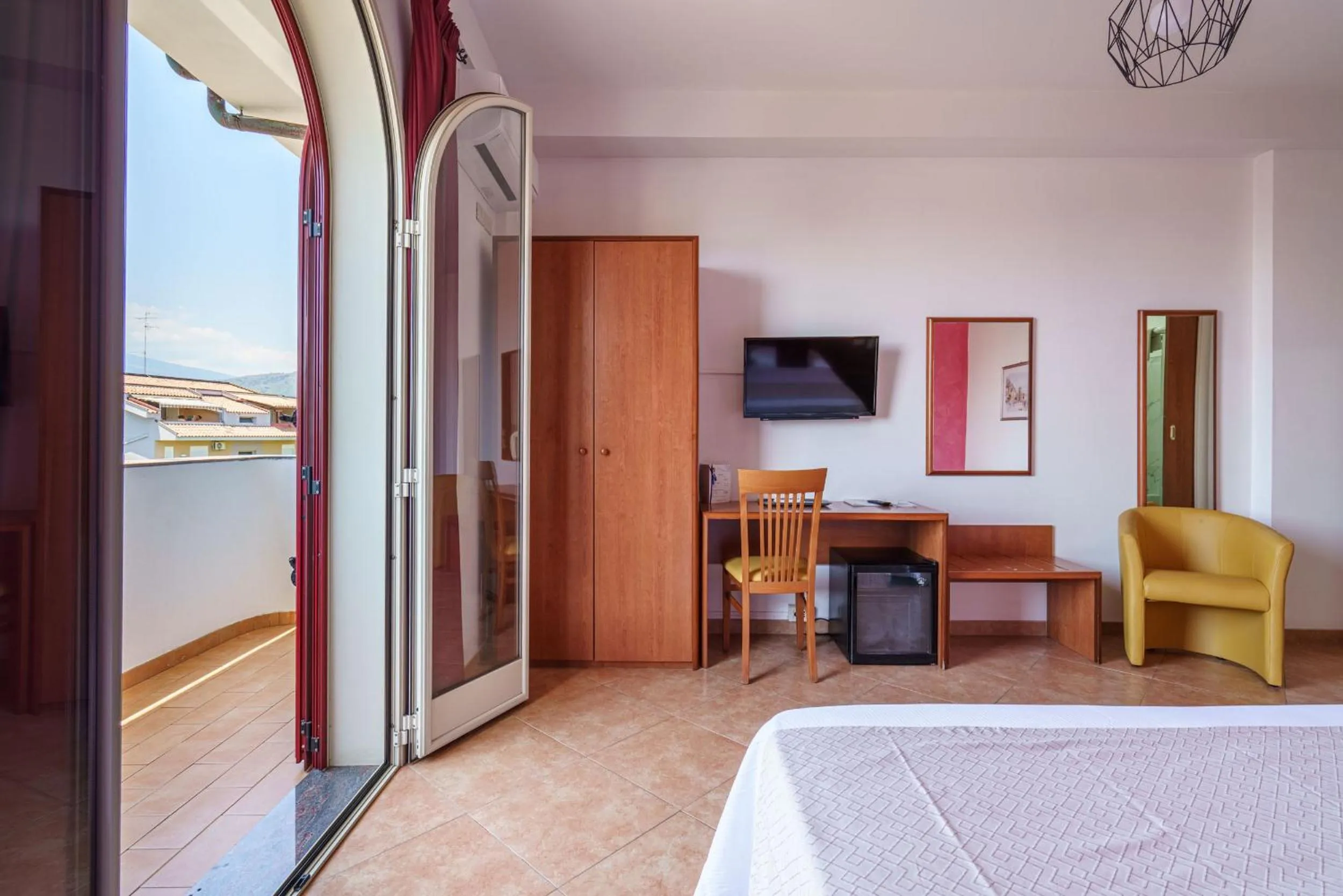 Photo of the whole room, Bed in Hotel Alexander