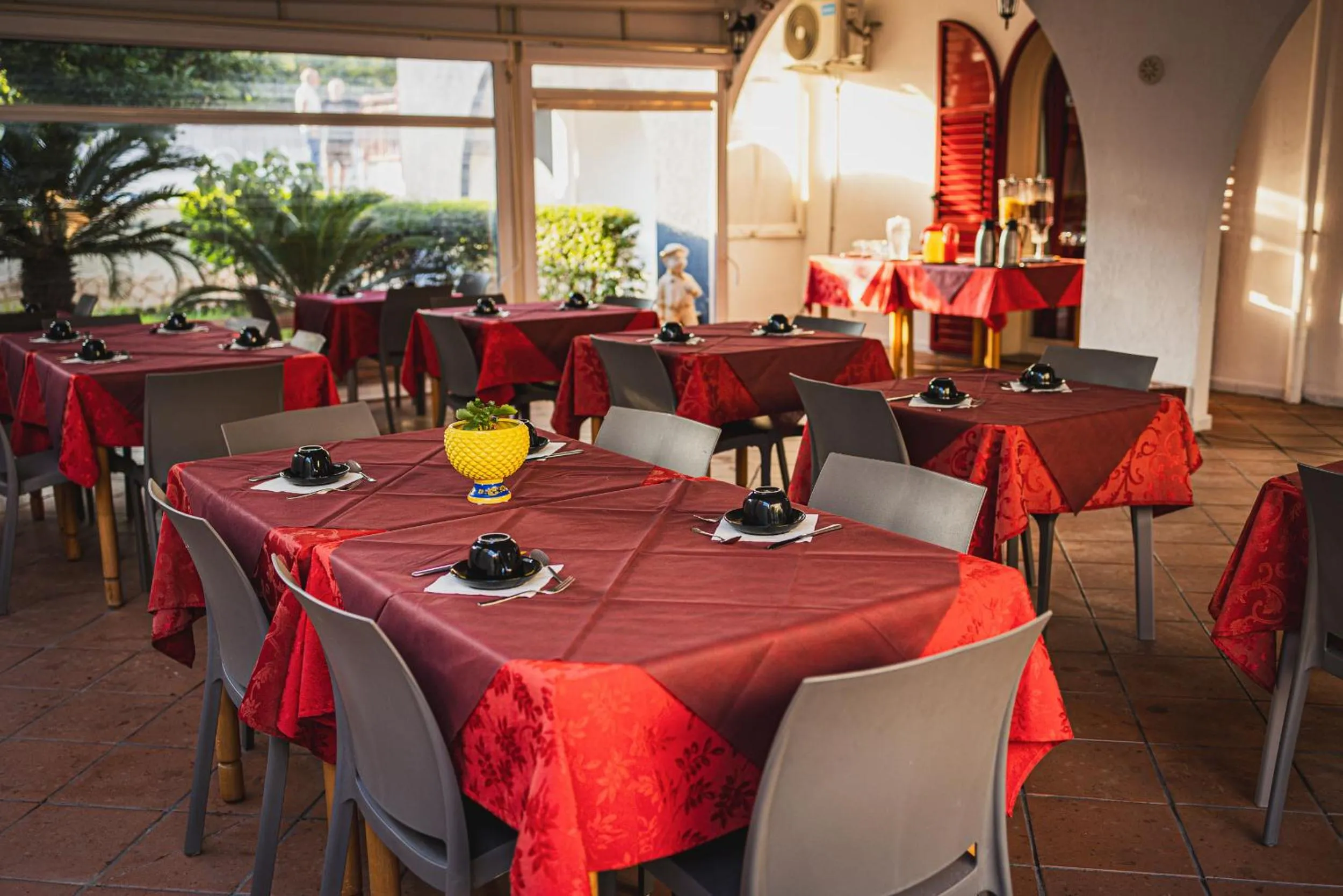 Breakfast in Hotel Alexander