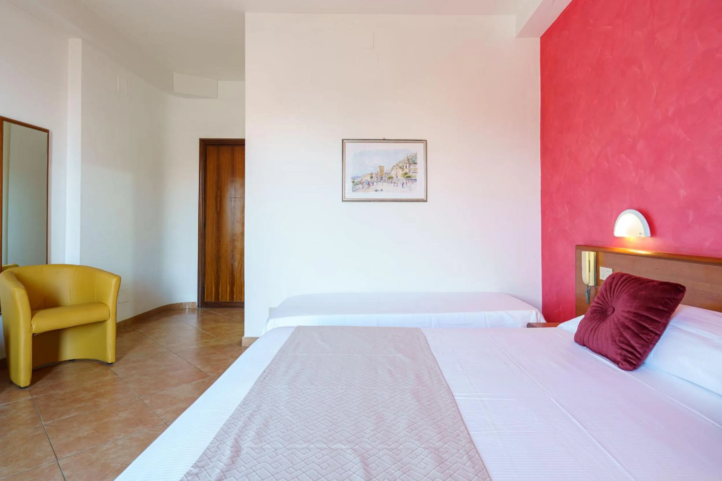 Photo of the whole room, Bed in Hotel Alexander