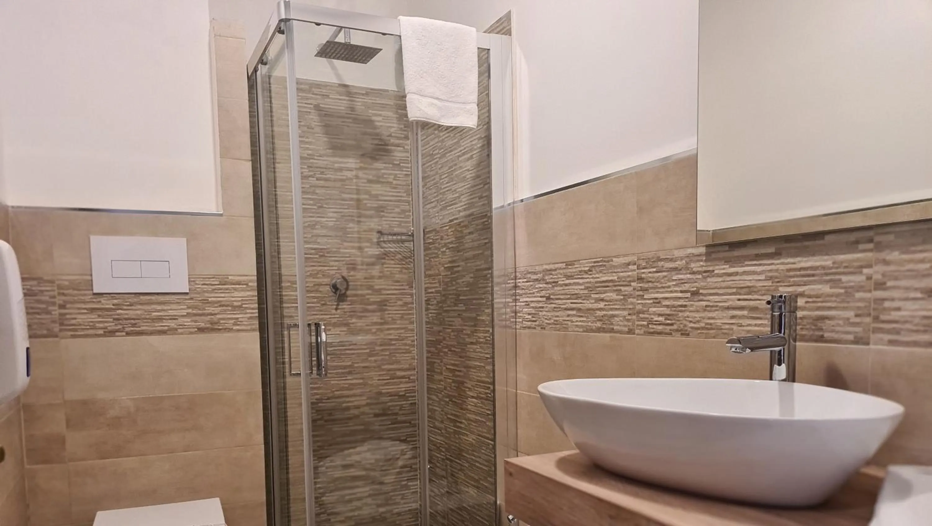 Bathroom in Hotel Alexander