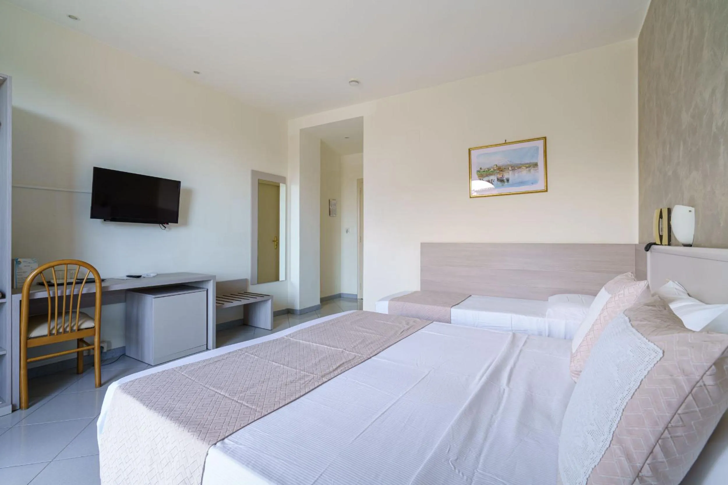 Photo of the whole room, Bed in Hotel Alexander