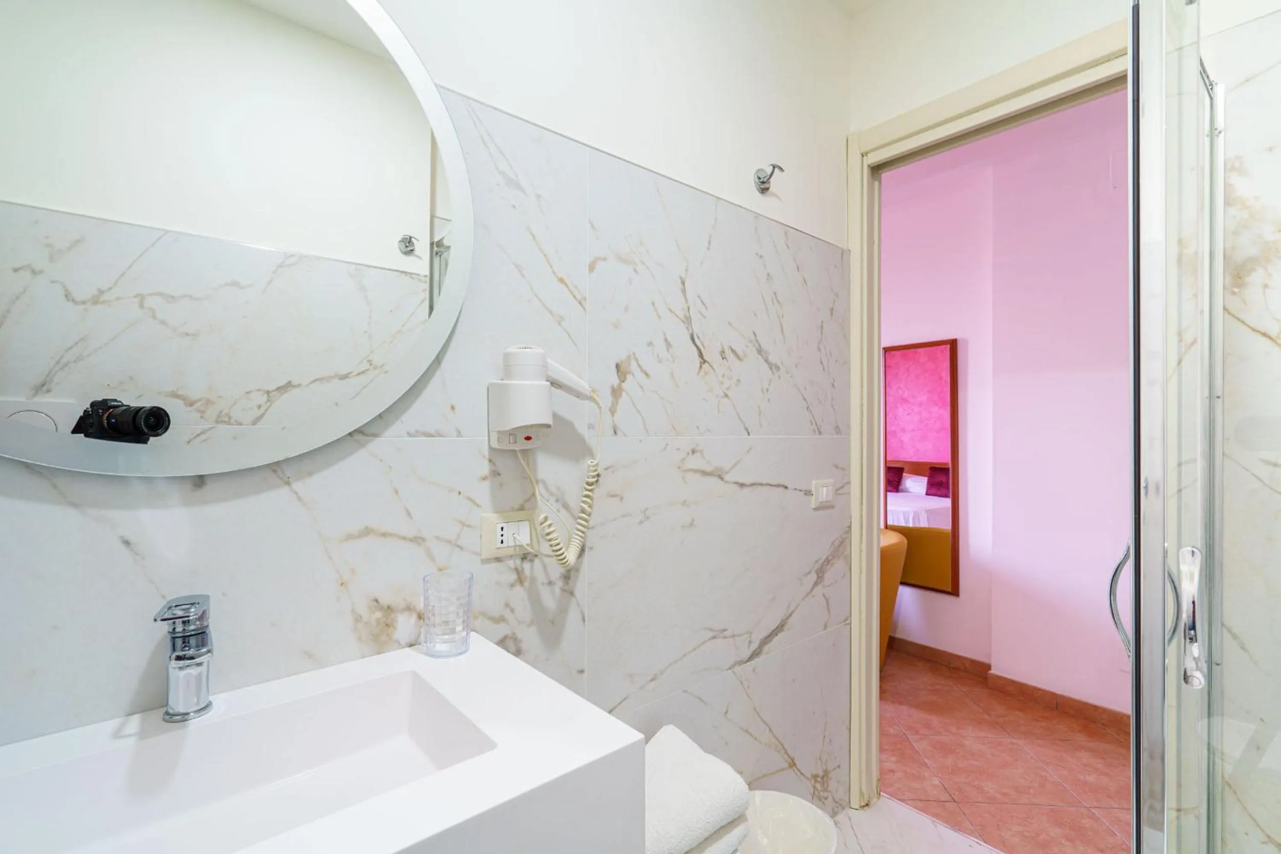 Bathroom in Hotel Alexander