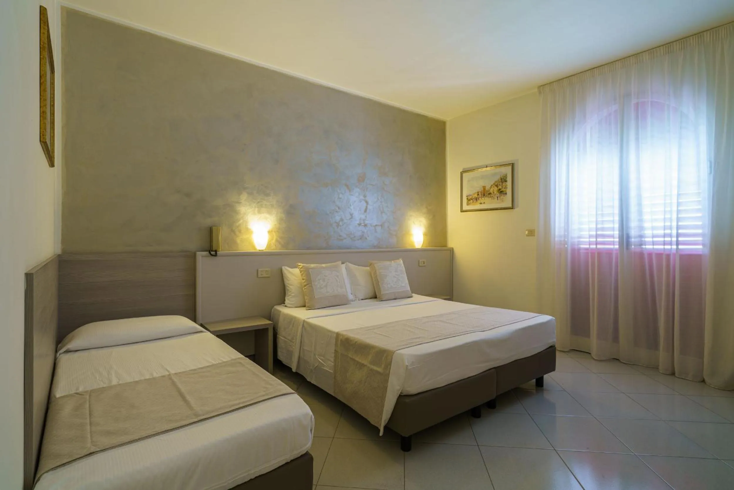 Photo of the whole room, Bed in Hotel Alexander