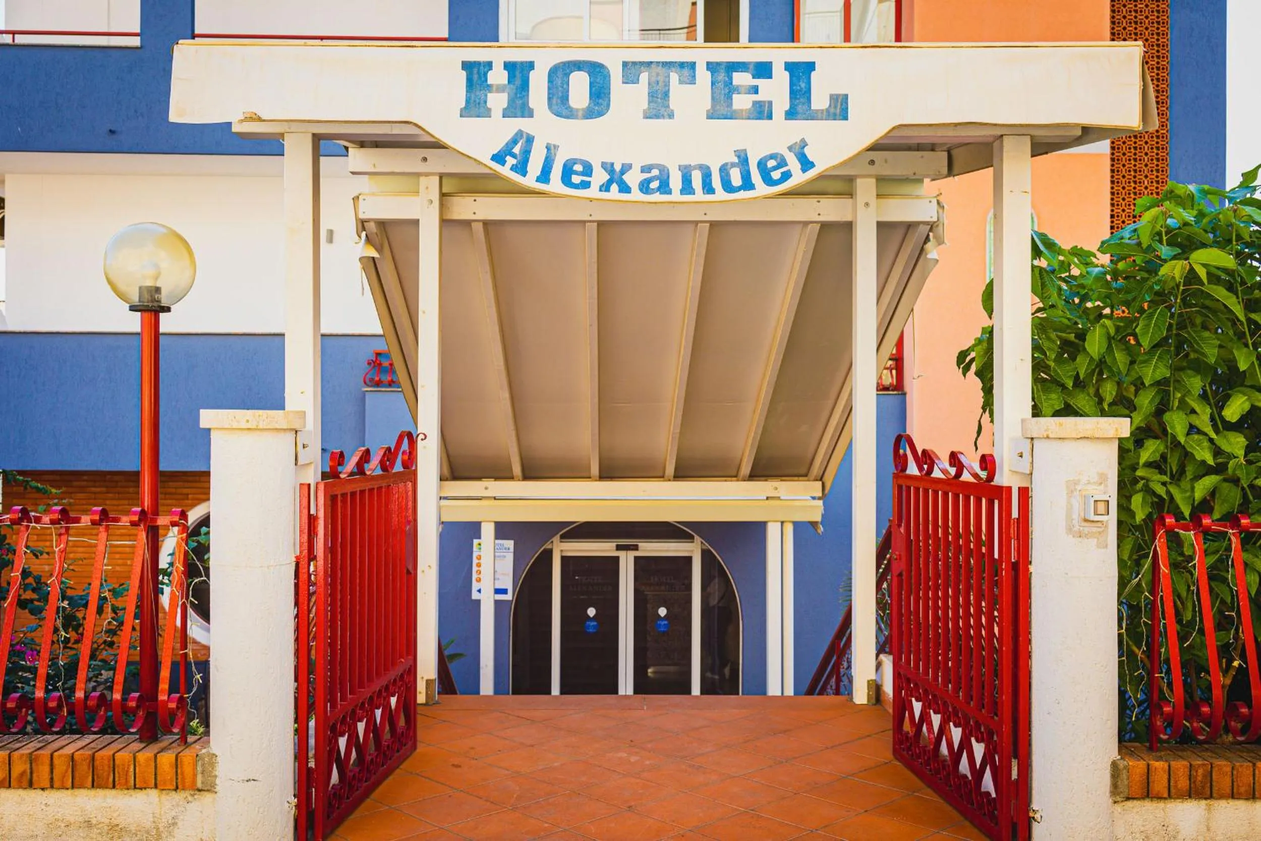 Property building in Hotel Alexander