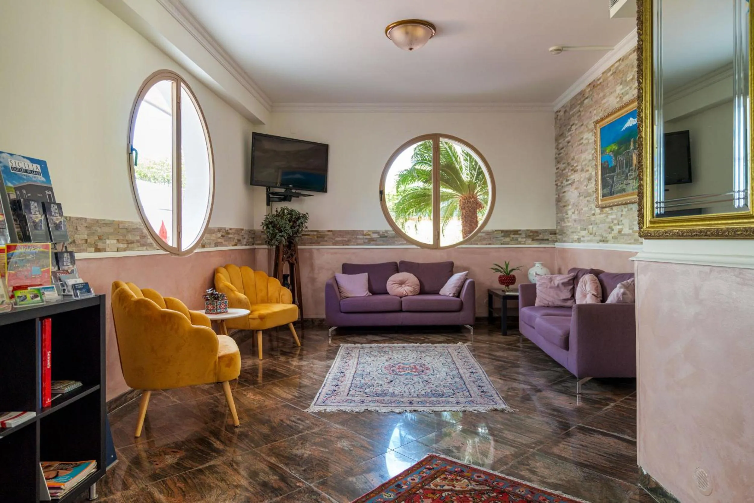 Lobby or reception in Hotel Alexander