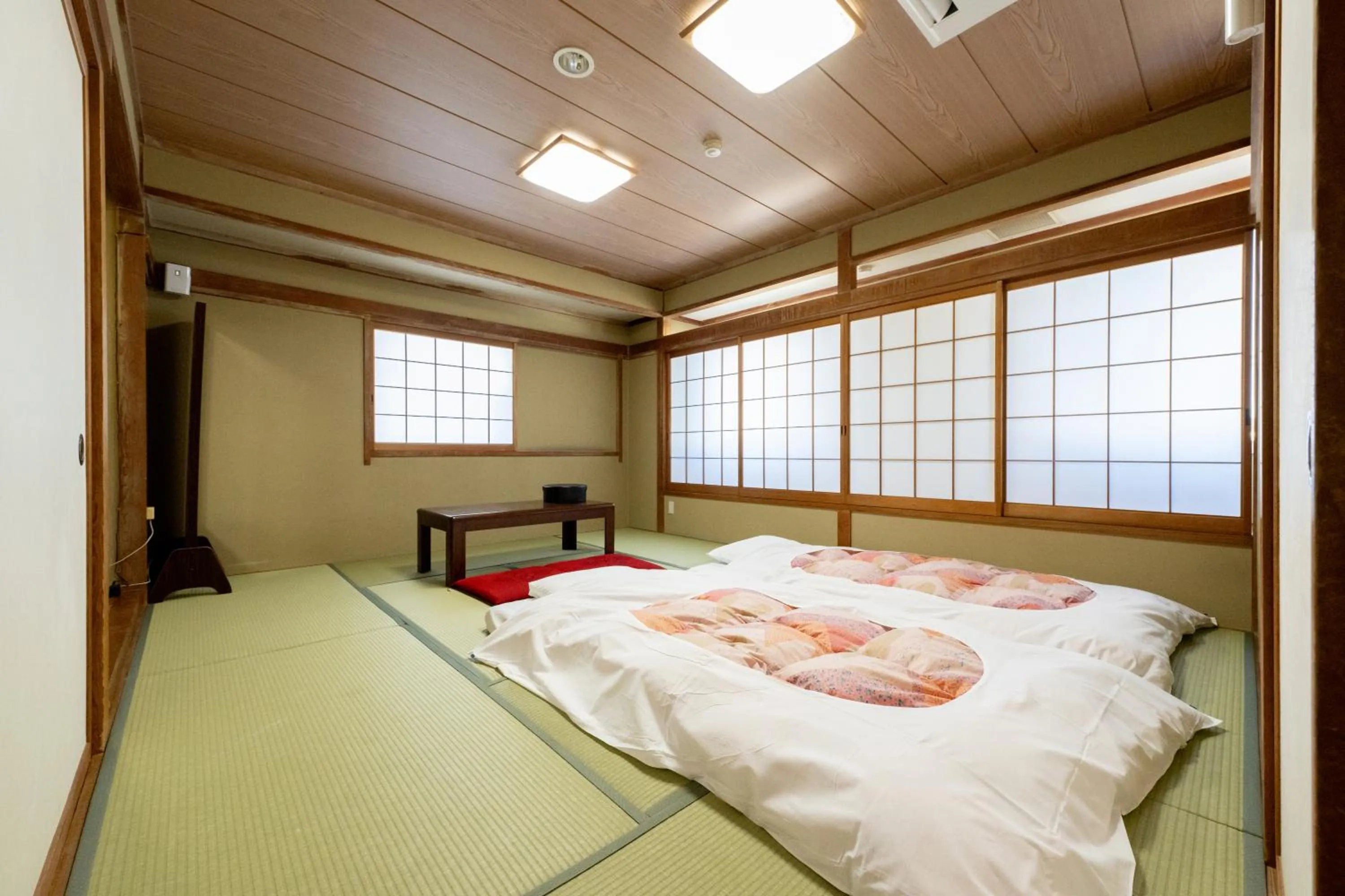 Photo of the whole room, Bed in Hotel Matsumoto Yorozuya