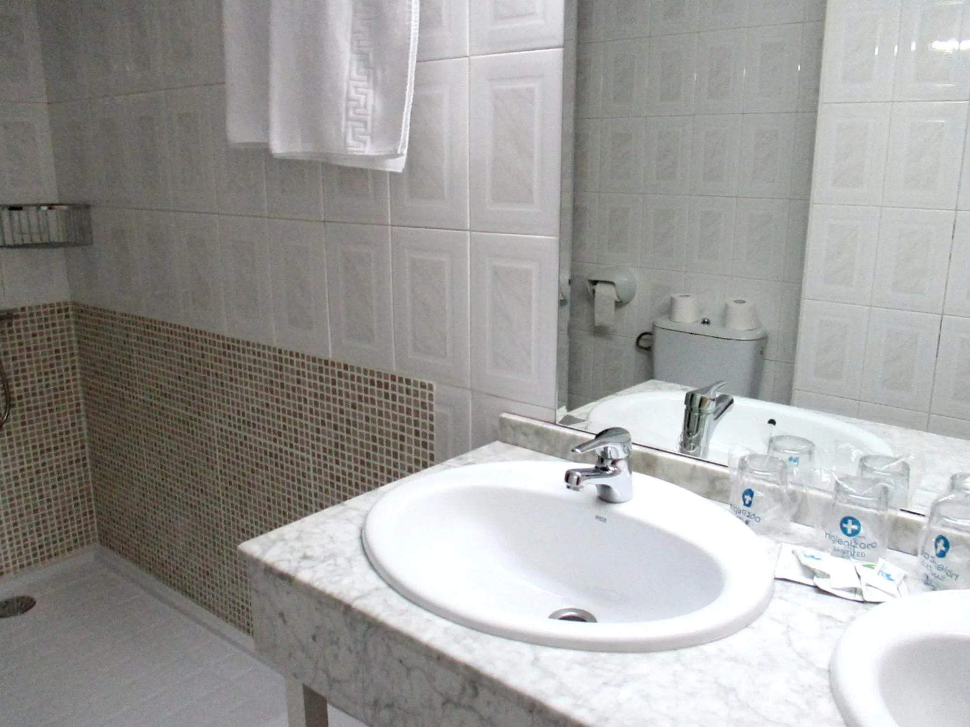 Bathroom in Hotel Perales