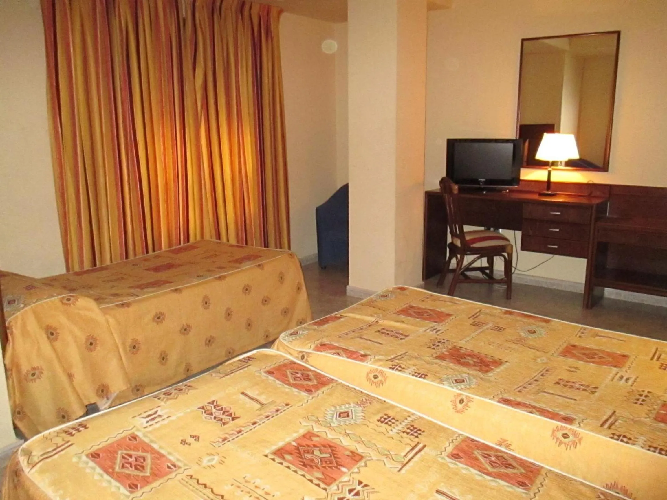 Day, Bed in Hotel Perales