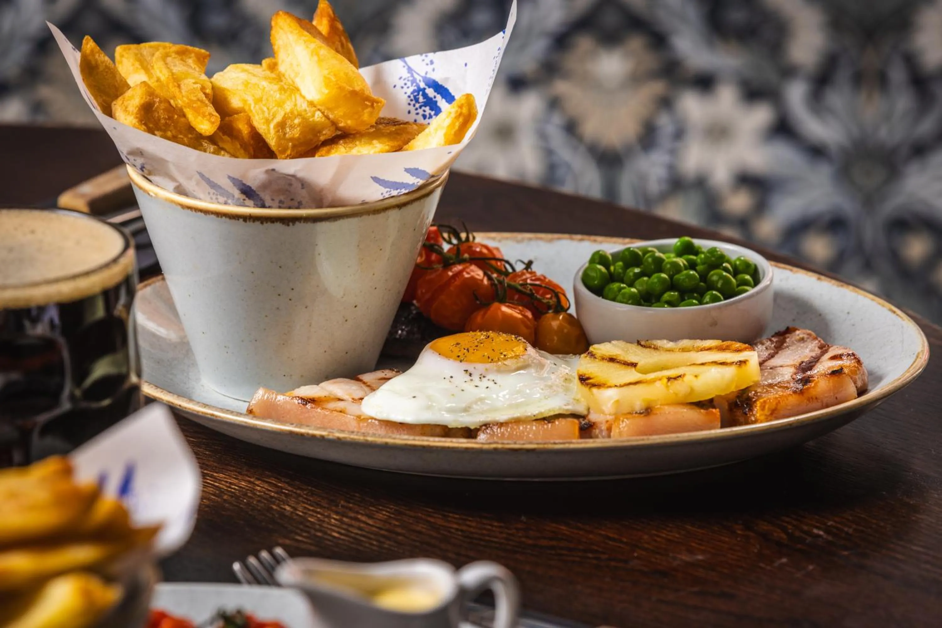 Food in The Pied Bull