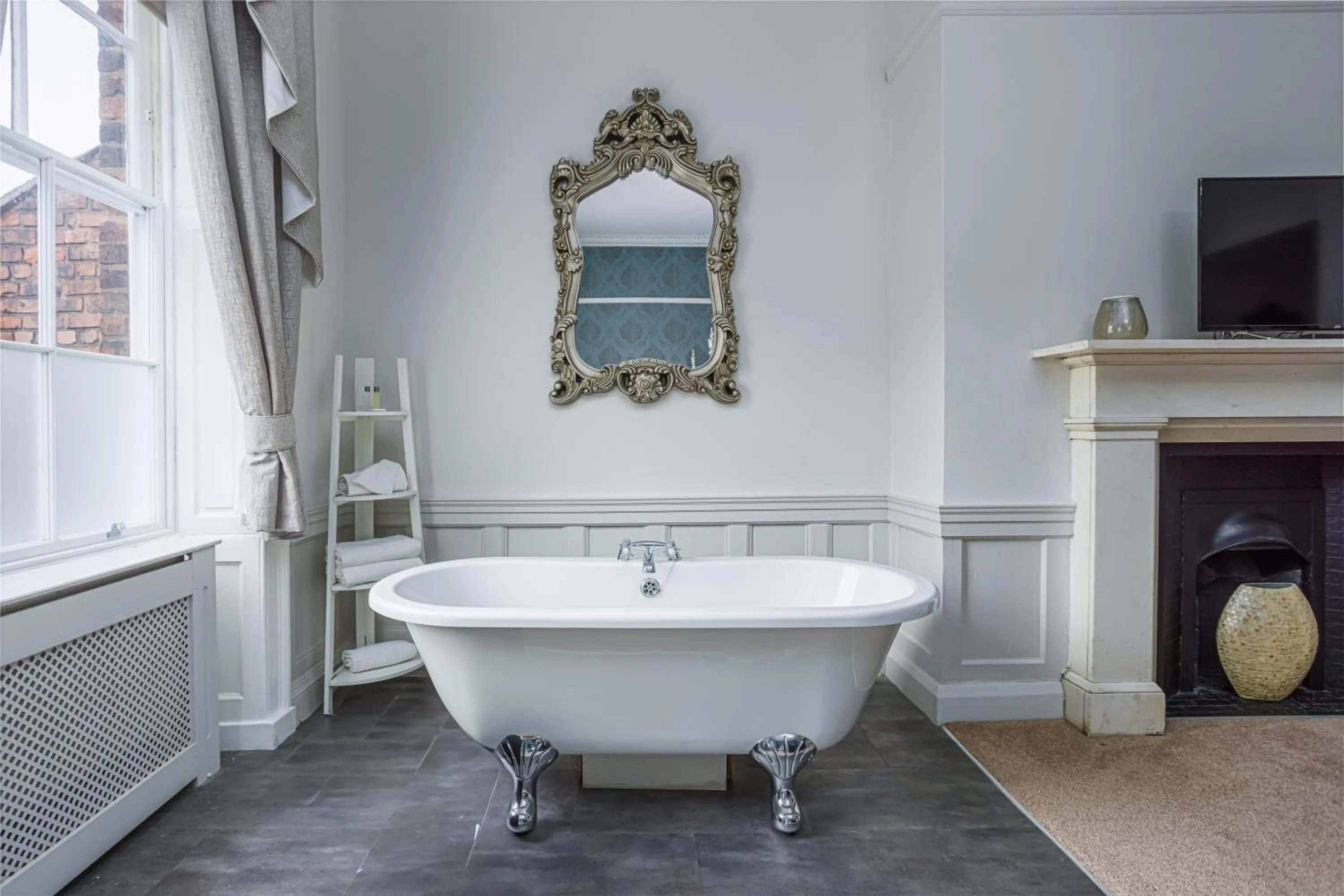 Bath in The Pied Bull