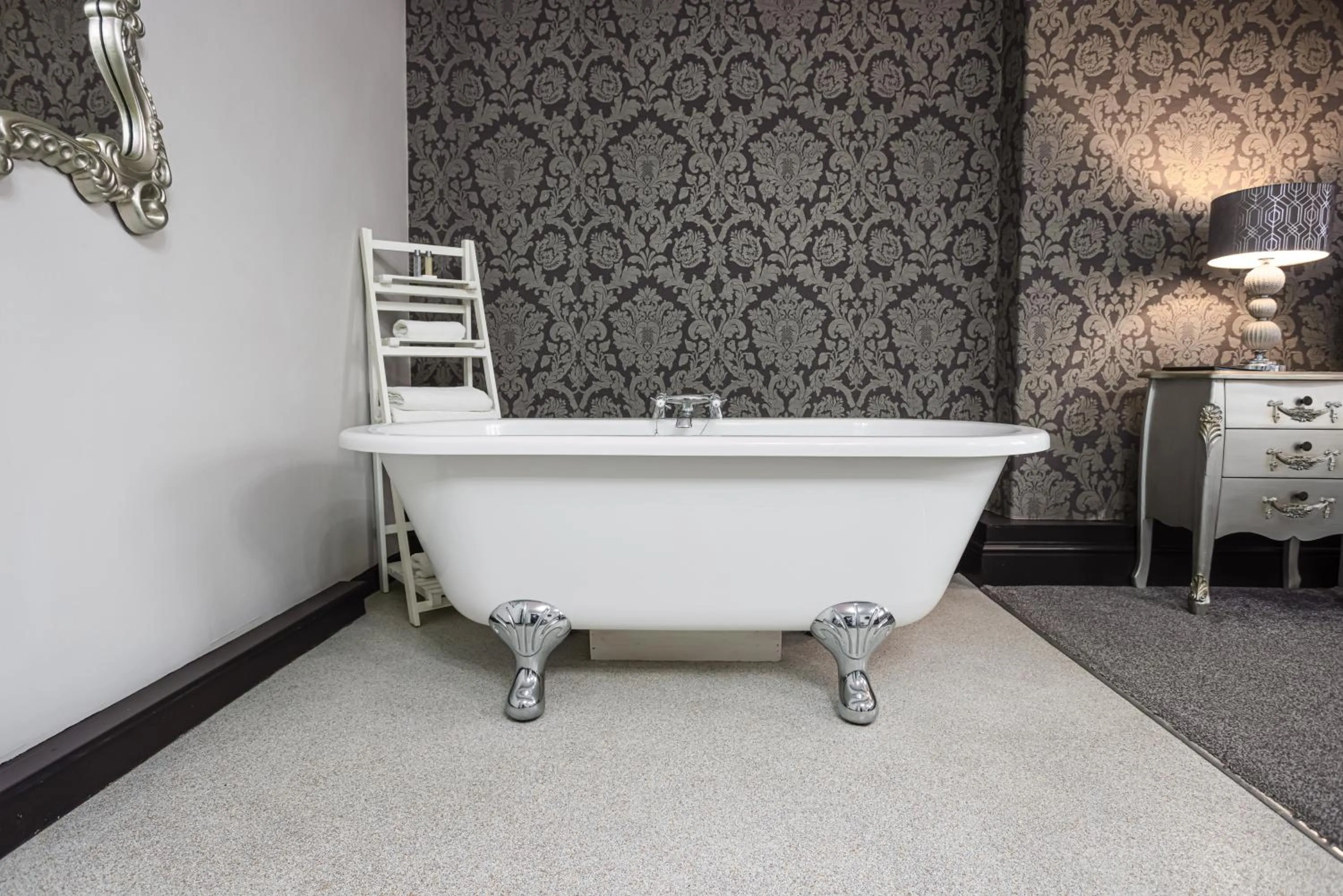 Bath in The Pied Bull