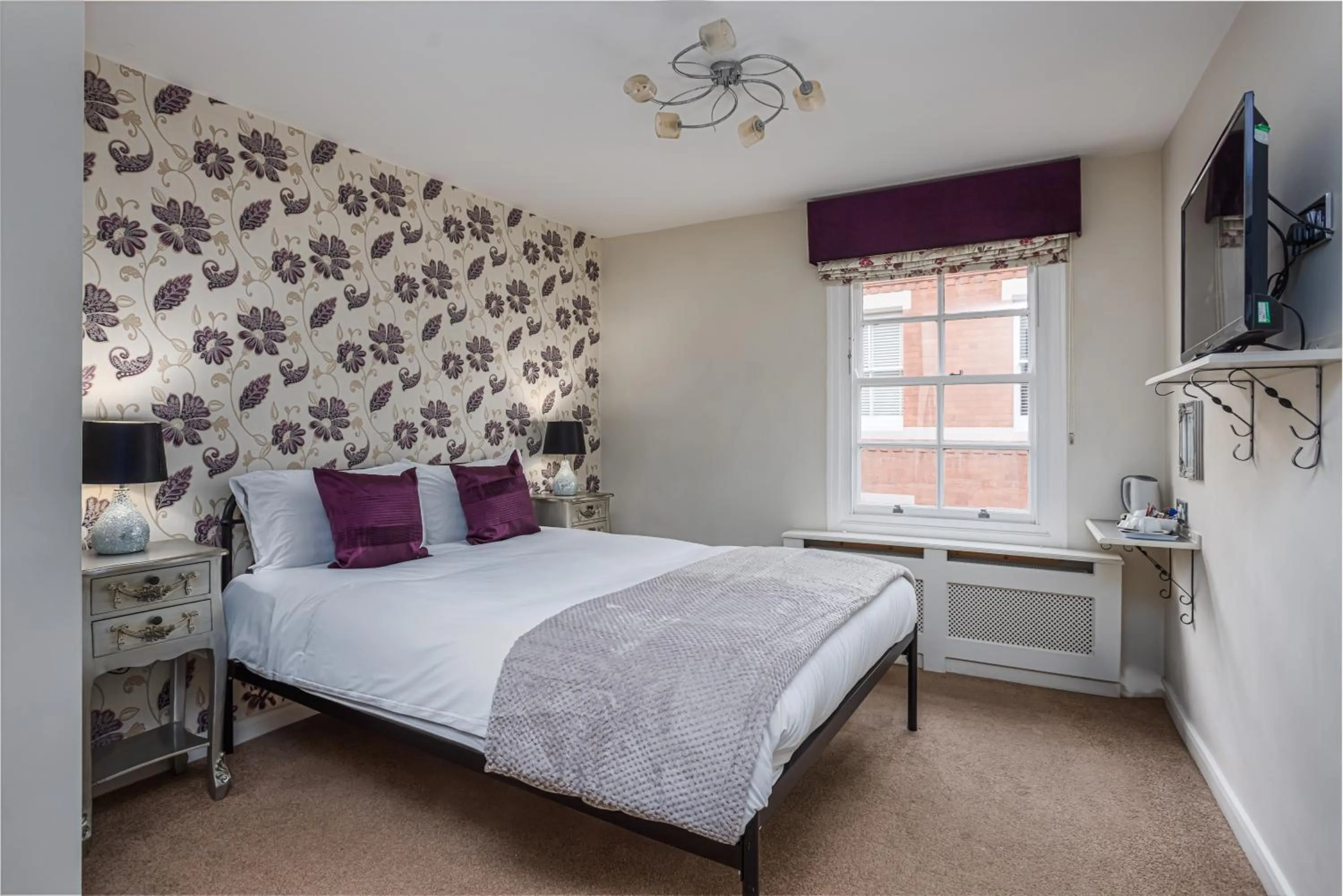 Bedroom, Bed in The Pied Bull