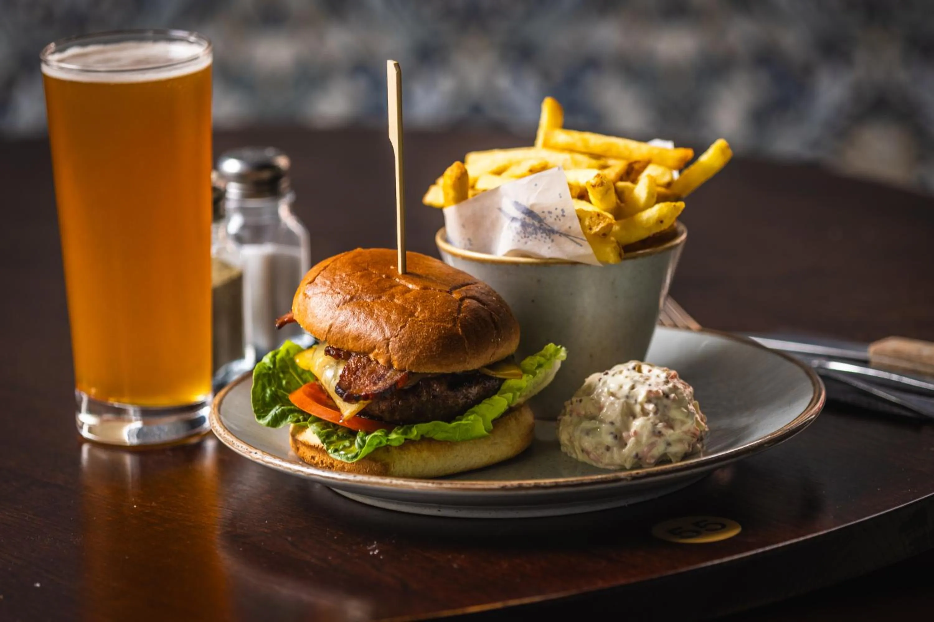 Food in The Pied Bull