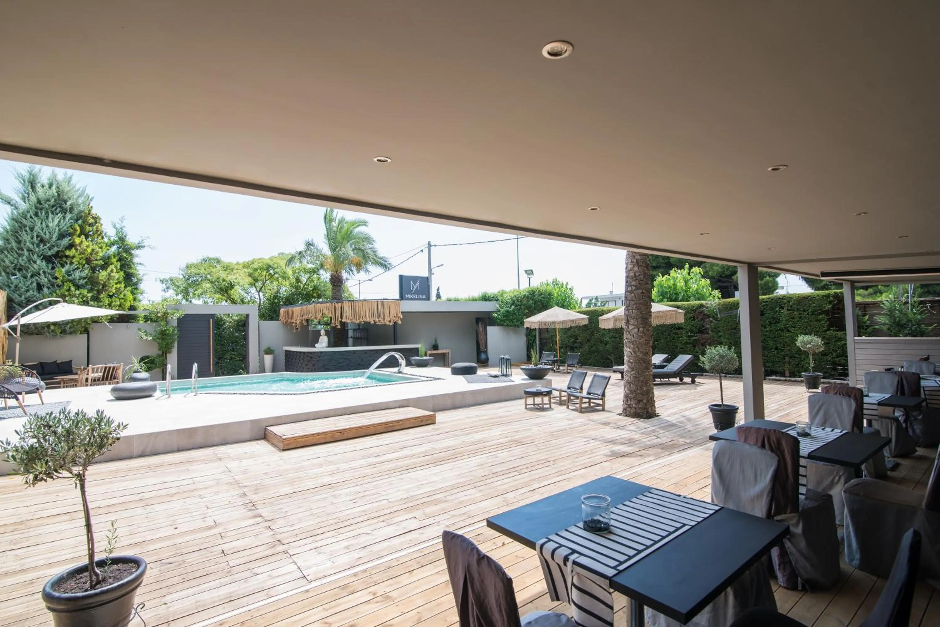 Restaurant/places to eat in Mikelina Boutique Hotel