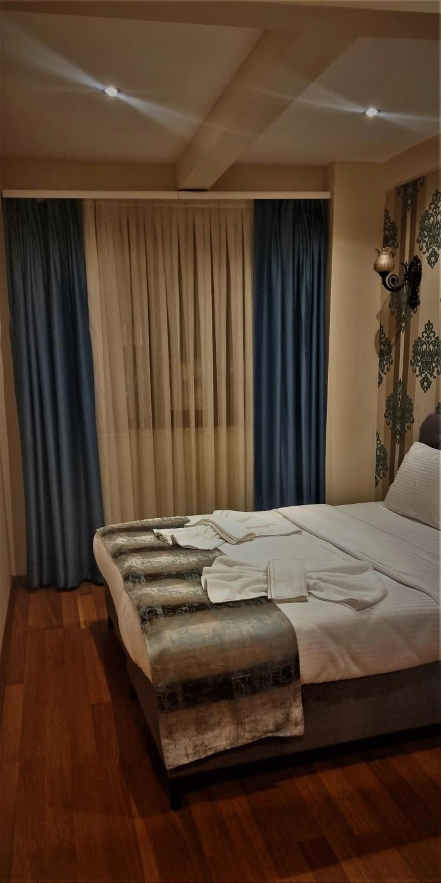 Bed in By Historial Hotel Due