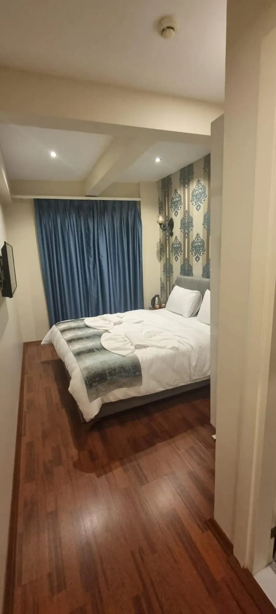 Bed in By Historial Hotel Due