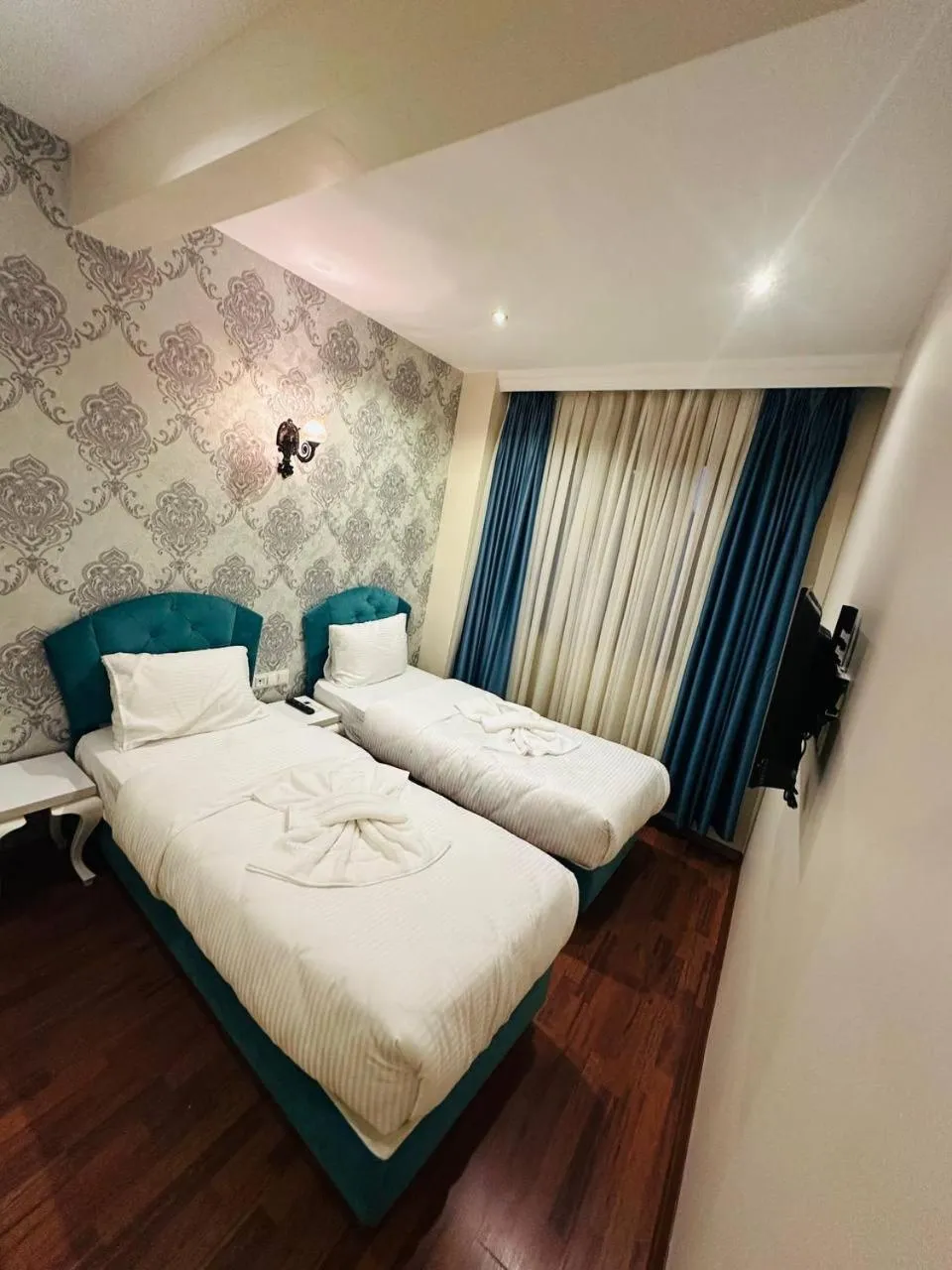 Bed in By Historial Hotel Due