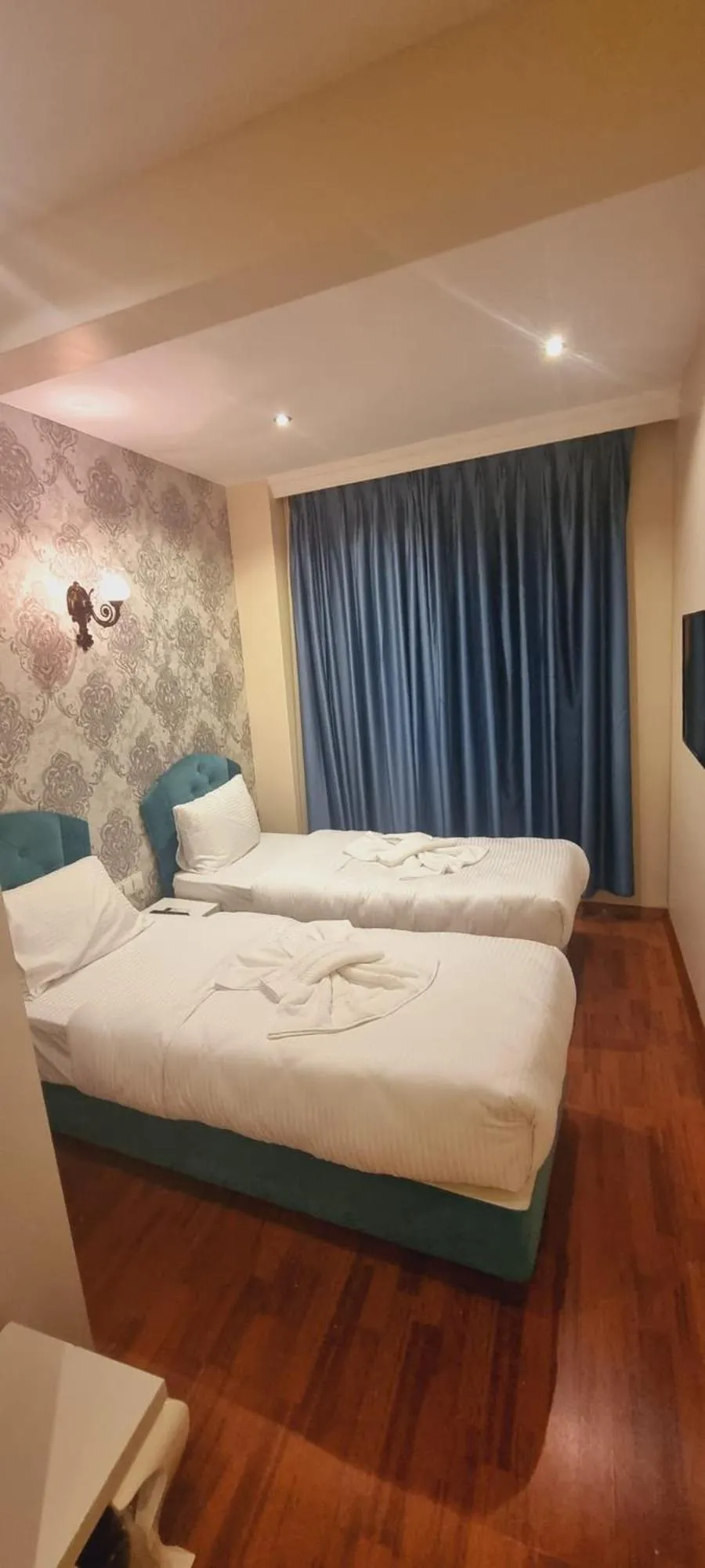 Bed in By Historial Hotel Due