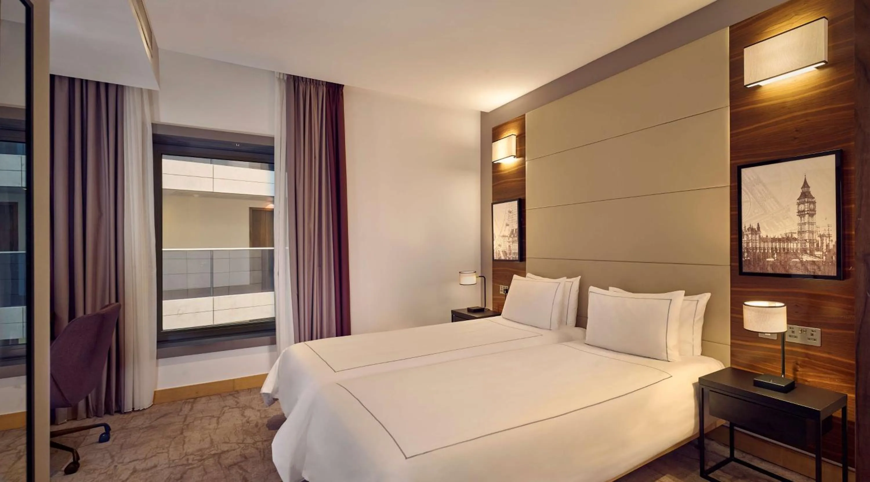 Bedroom, Bed in Park Plaza County Hall London