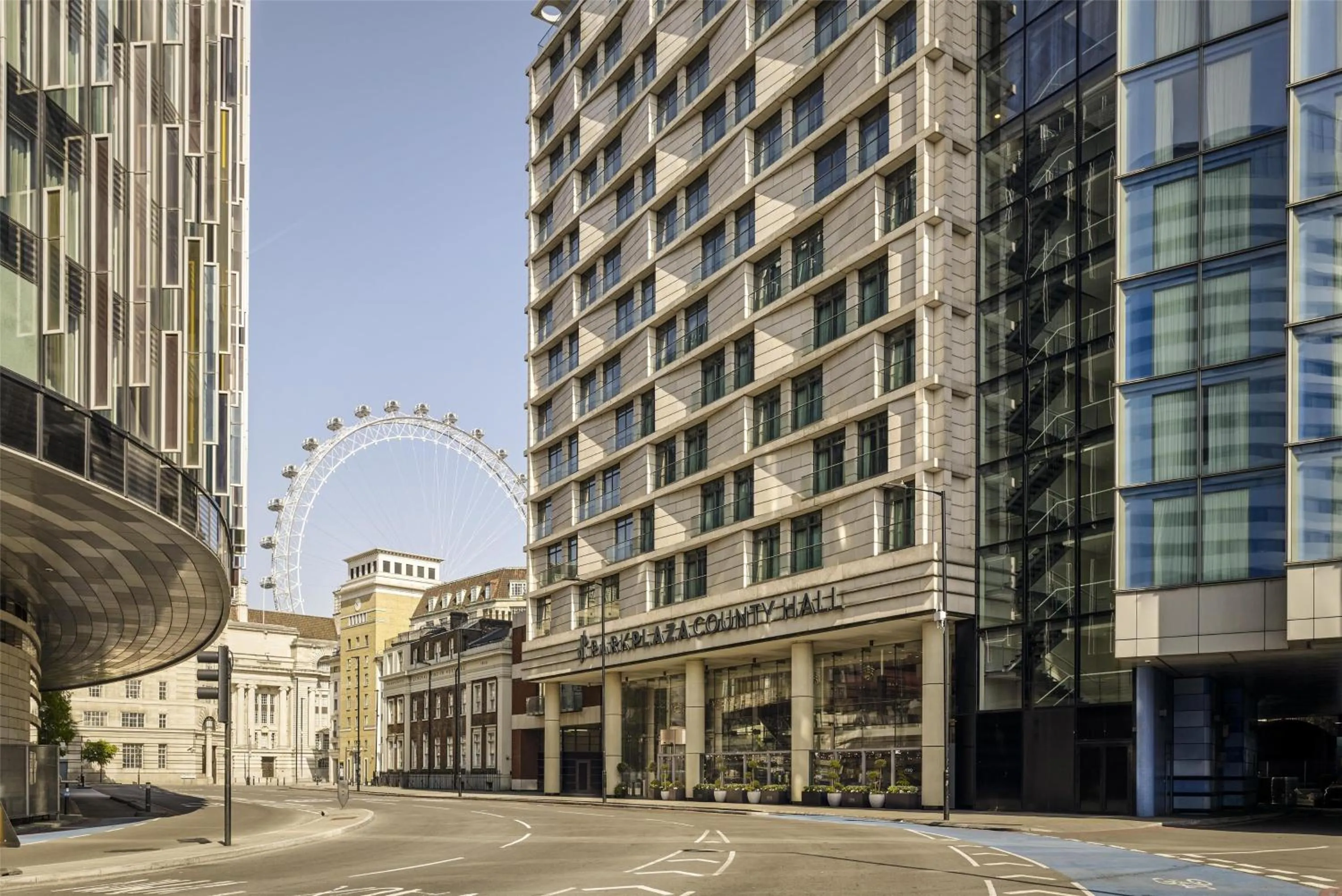 Property building in Park Plaza County Hall London