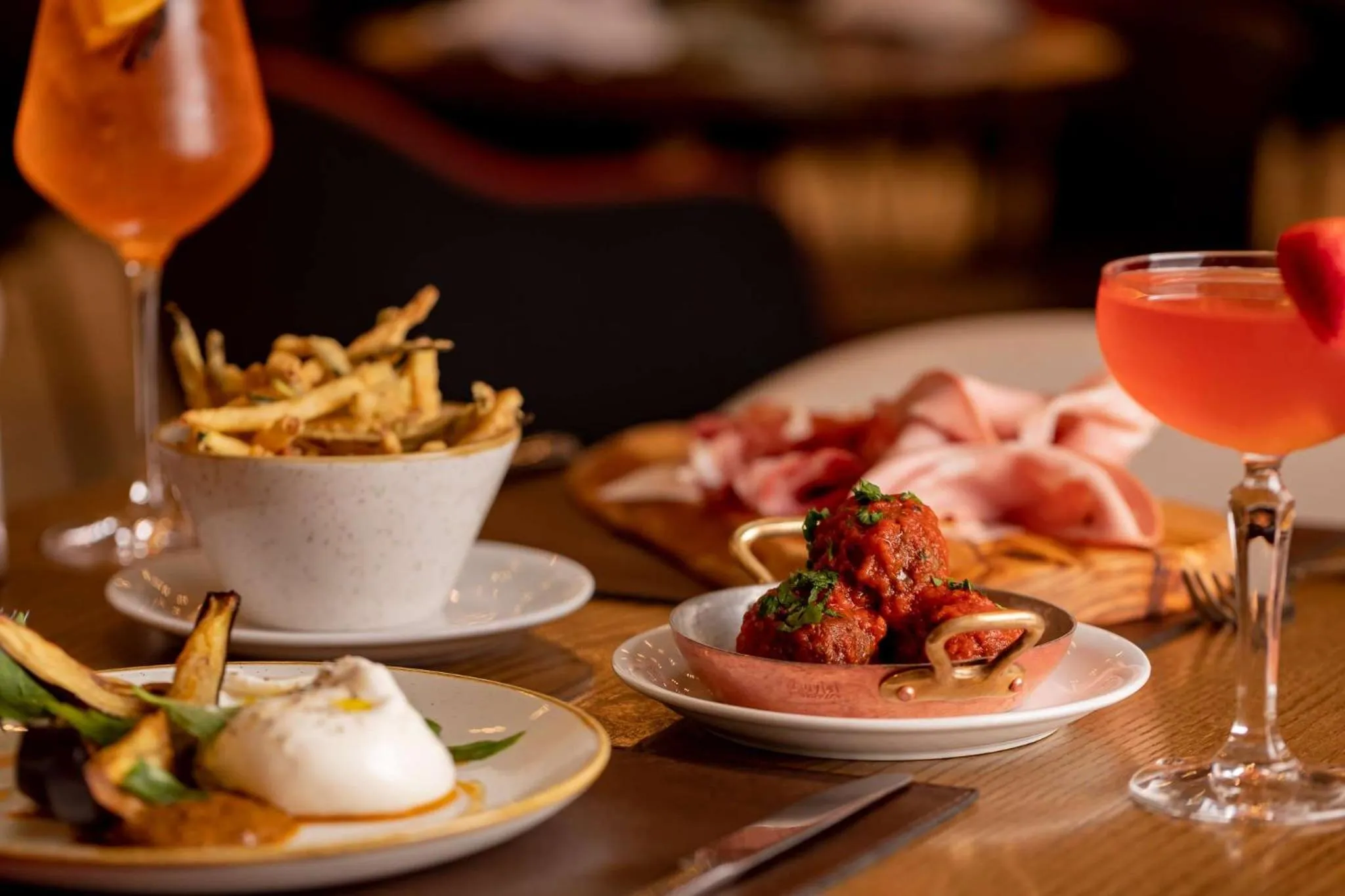 Restaurant/places to eat in Park Plaza County Hall London