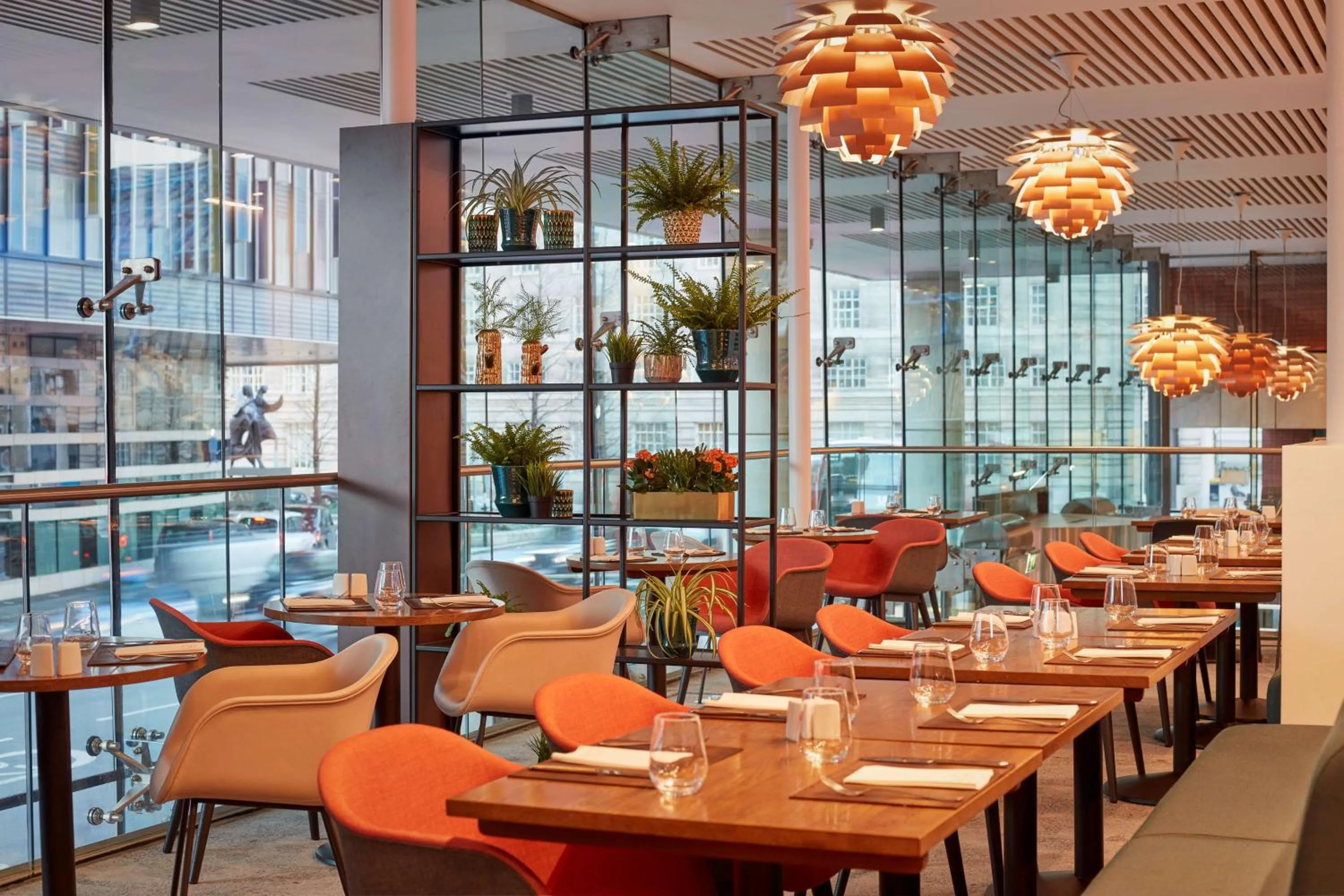 Restaurant/places to eat in Park Plaza County Hall London