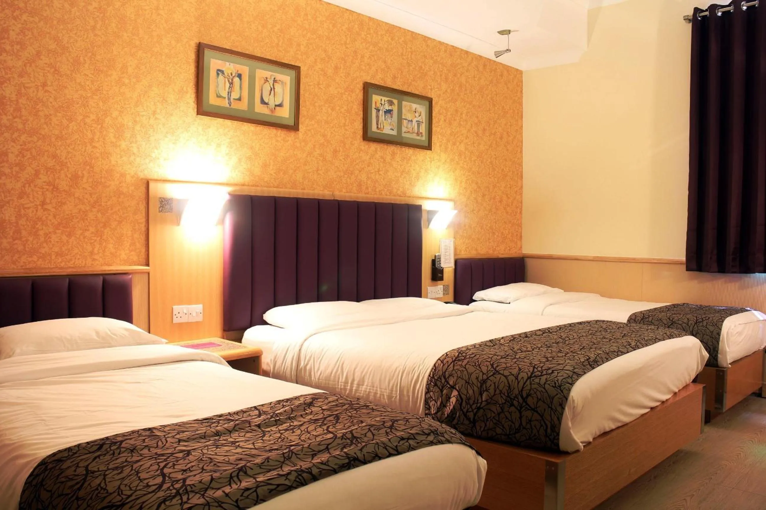 Bedroom, Bed in Eurotraveller Hotel - Premier - Tower Bridge