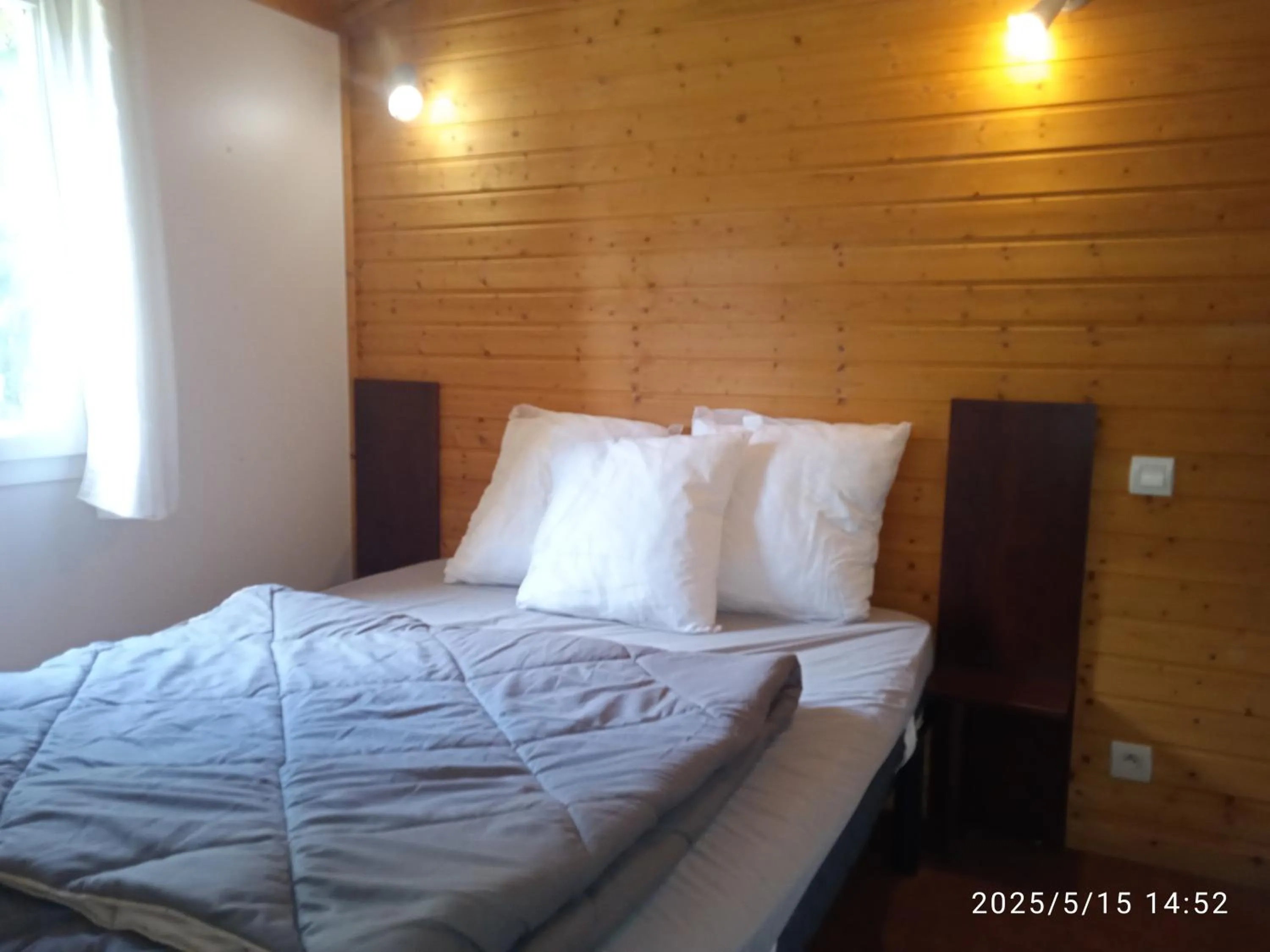 Bed in Terres de France - Les Hameaux de Miel